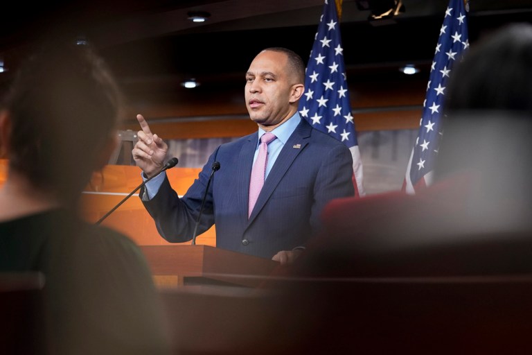 House Democrats try to go around GOP to bring own debt ceiling bill to floor