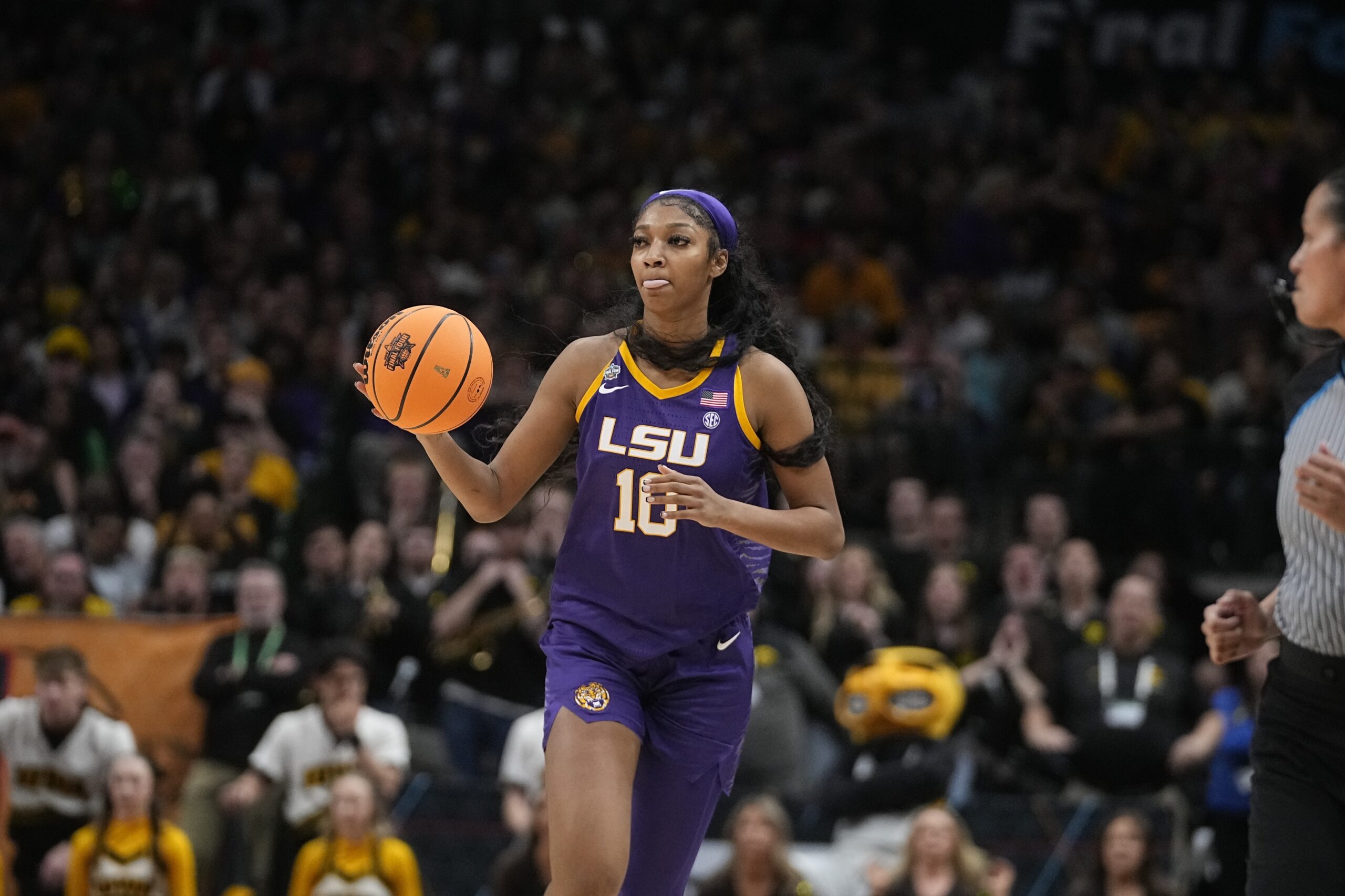 Bracket beef: LSU rejected first lady Jill Biden from locker room