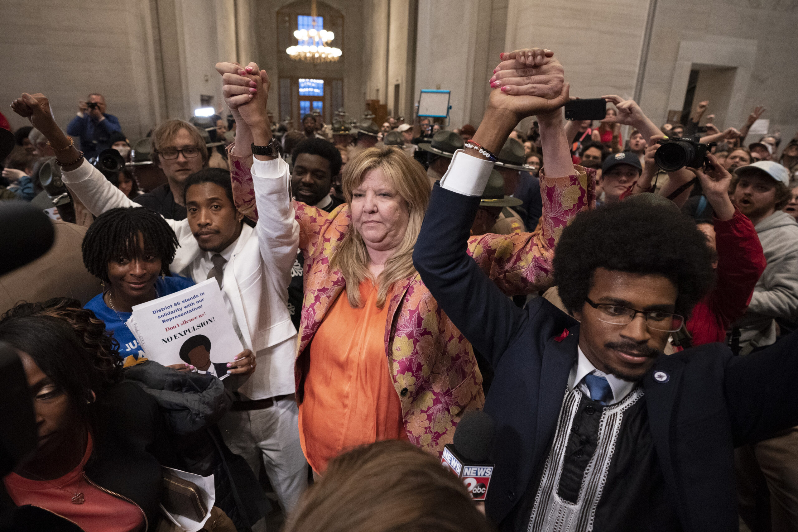 Democrats decide that a little bit of insurrection is good sometimes