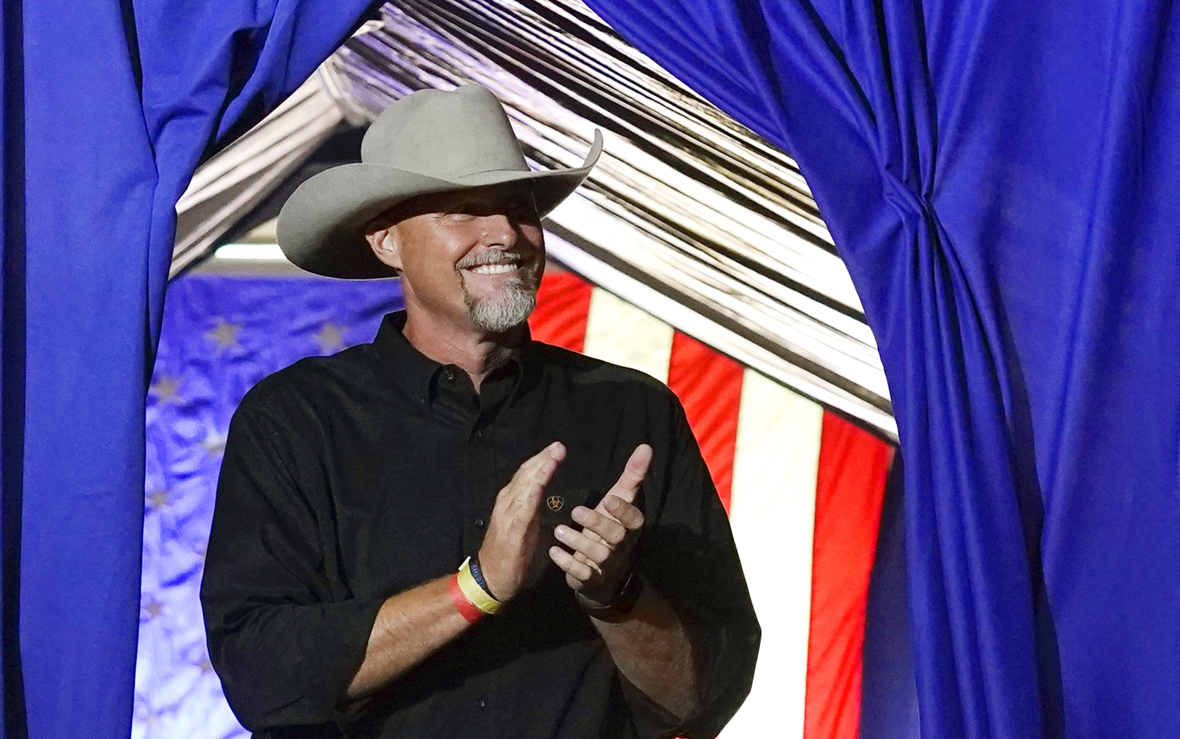 Sheriff Mark Lamb makes push to reunite fractured Arizona GOP in Senate fight