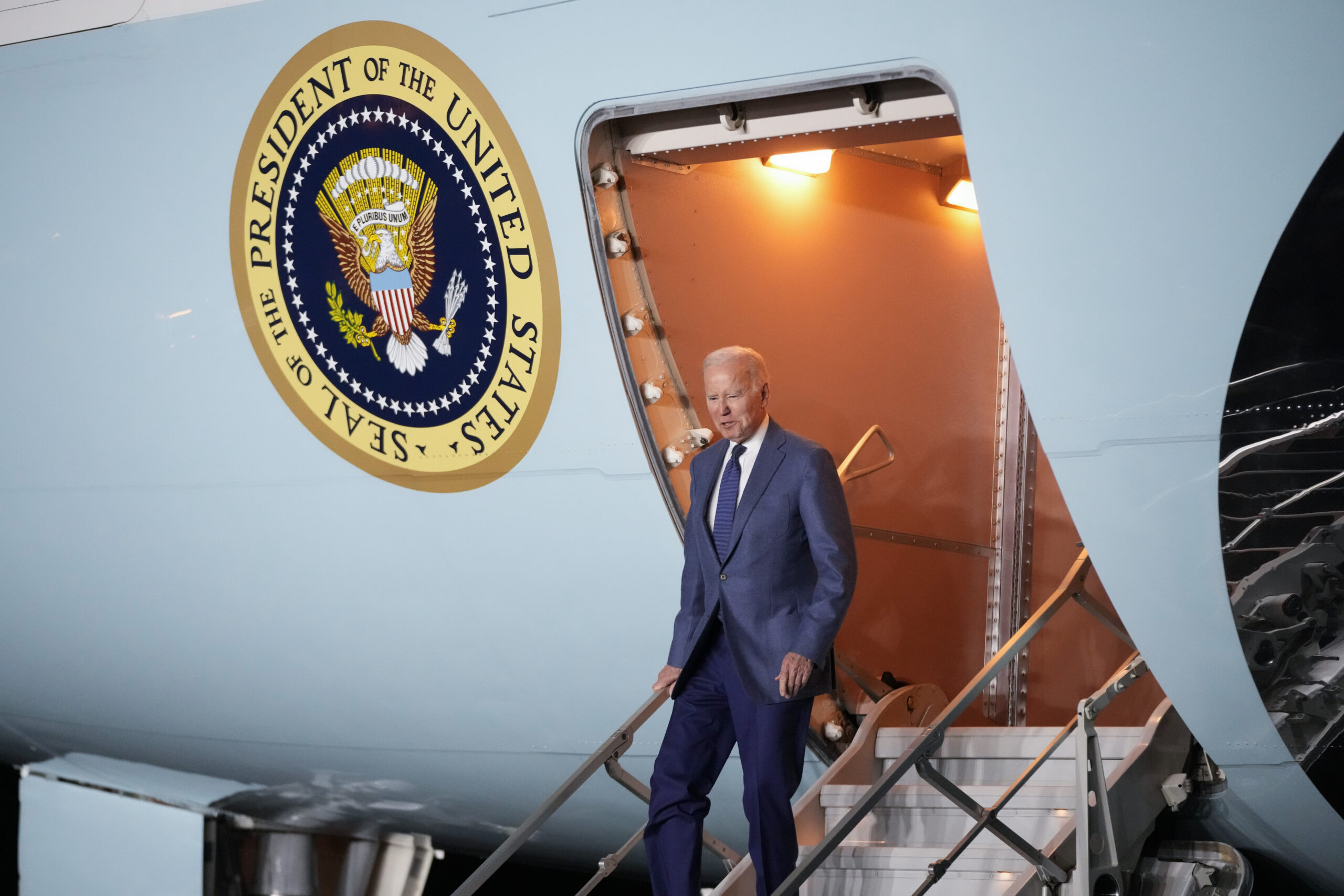 White House and press corps clash over Biden access before Ireland trip