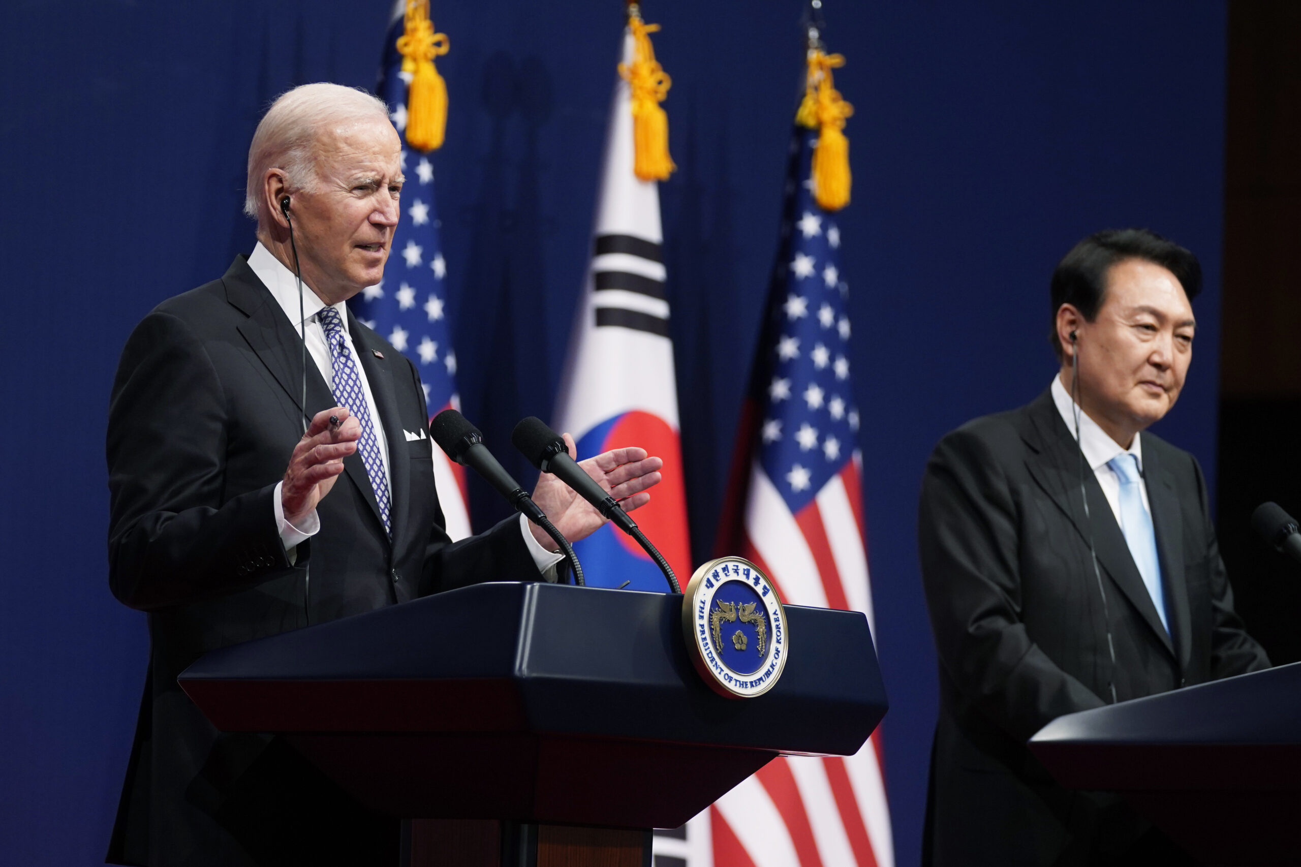 Biden turns on charm offensive with South Korean president after Pentagon leaks