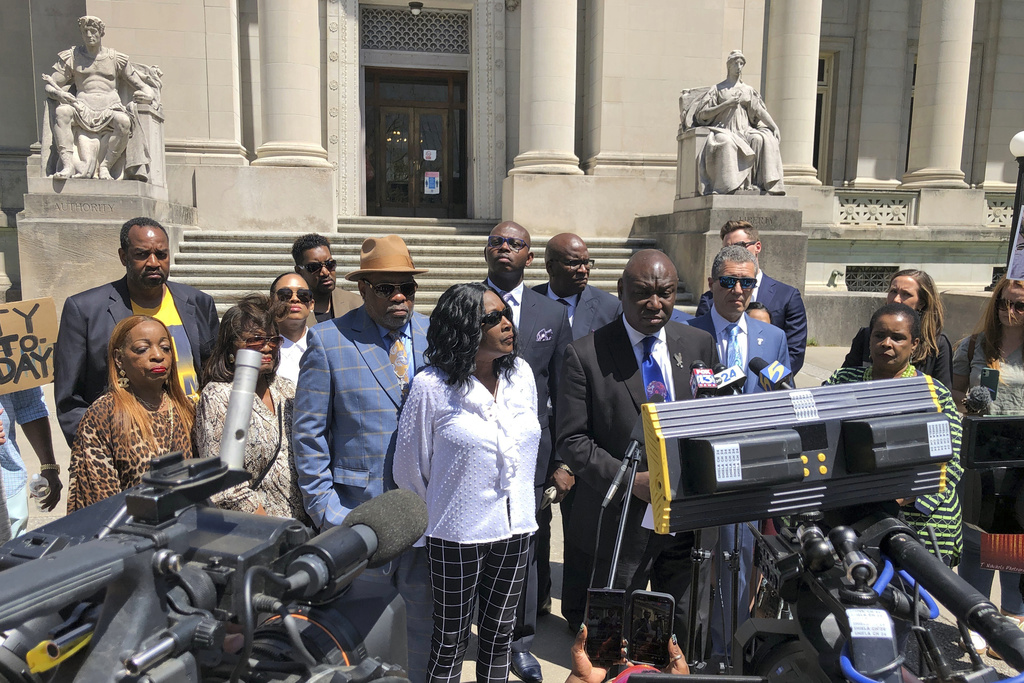 Tyre Nichols death: Family files $550M civil lawsuit against city of Memphis and police department