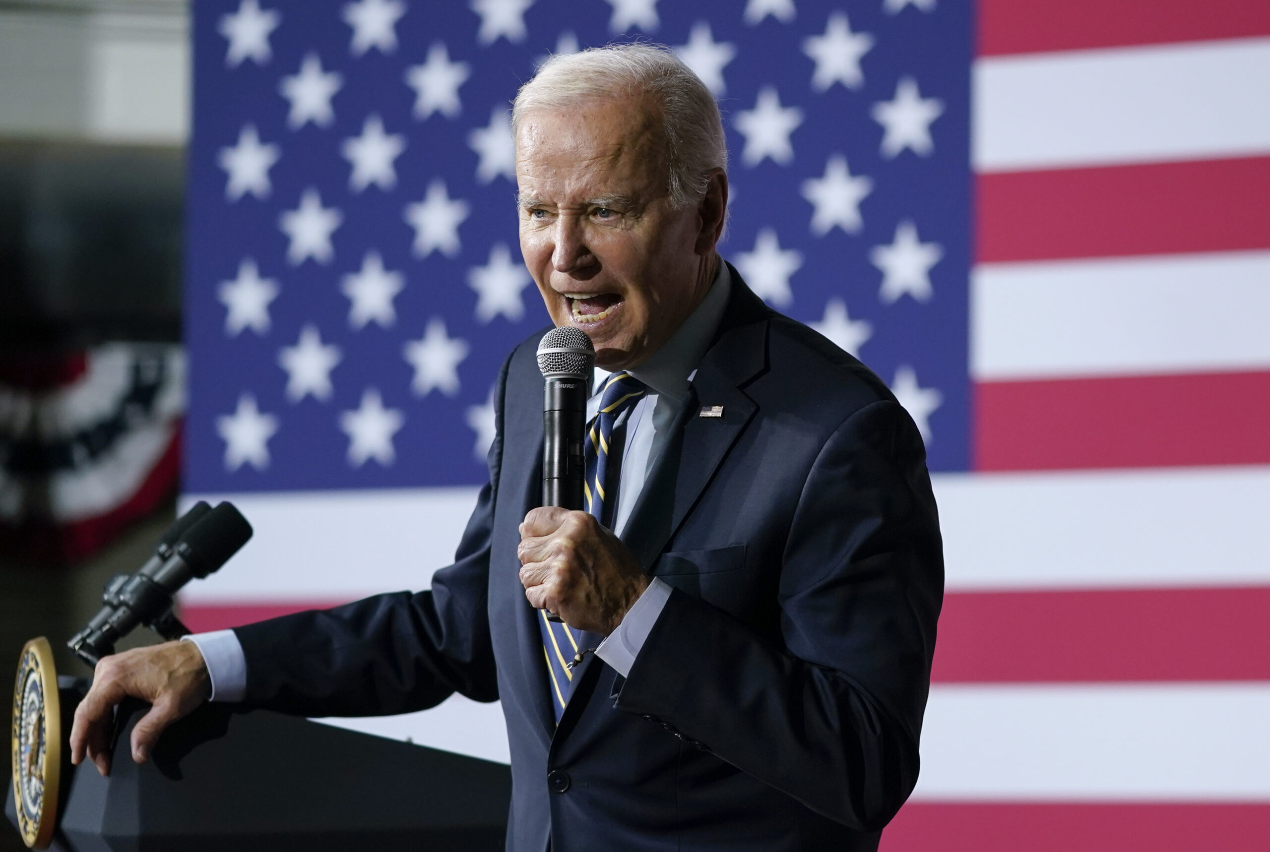 Biden goes to war with McCarthy over the debt ceiling