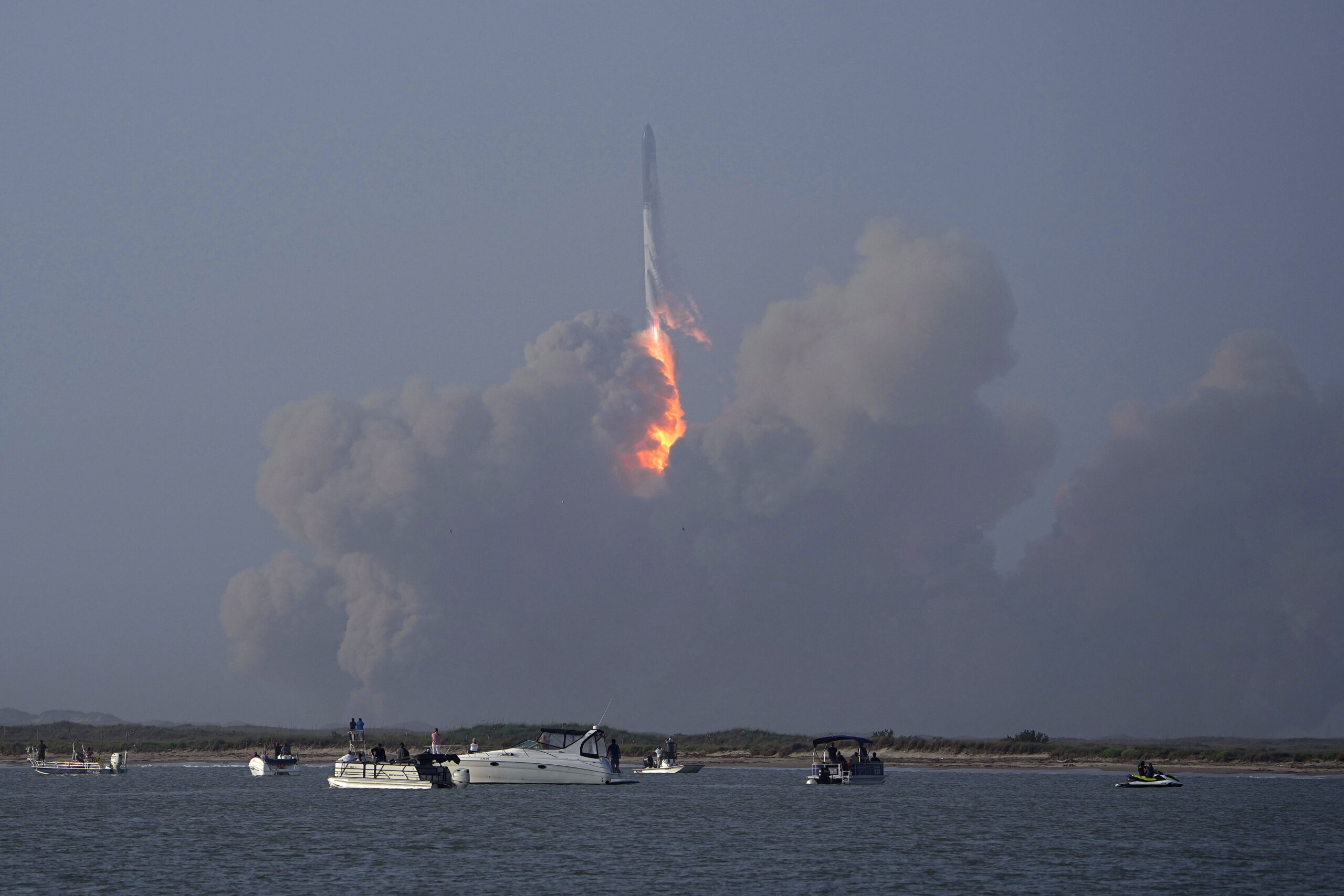 SpaceX’s largest rocket ever built explodes four minutes after launch