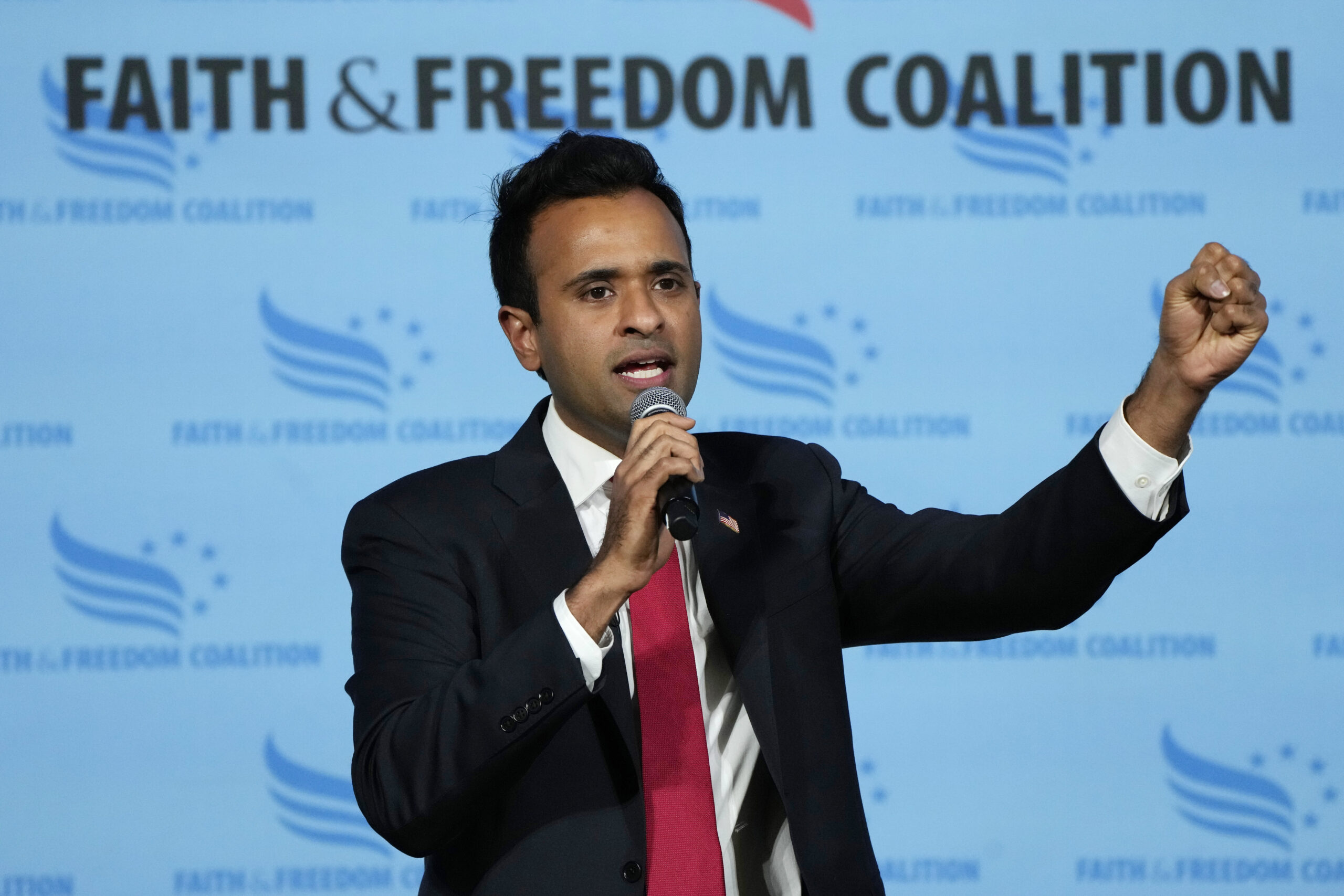 Ramaswamy blasts Biden as ‘puppet’ candidate for ruling class crushing citizens