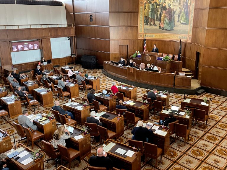 Oregon Republicans walk out of Senate in opposition to two bills