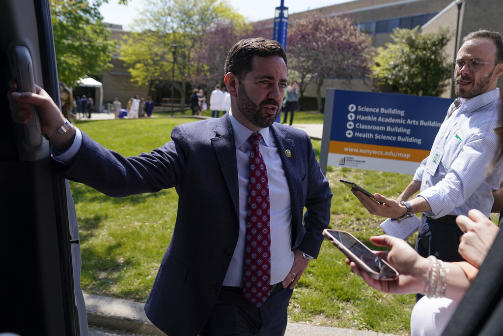 Mainstream GOP hit for being ‘missing in action’ in effort to avoid shutdown