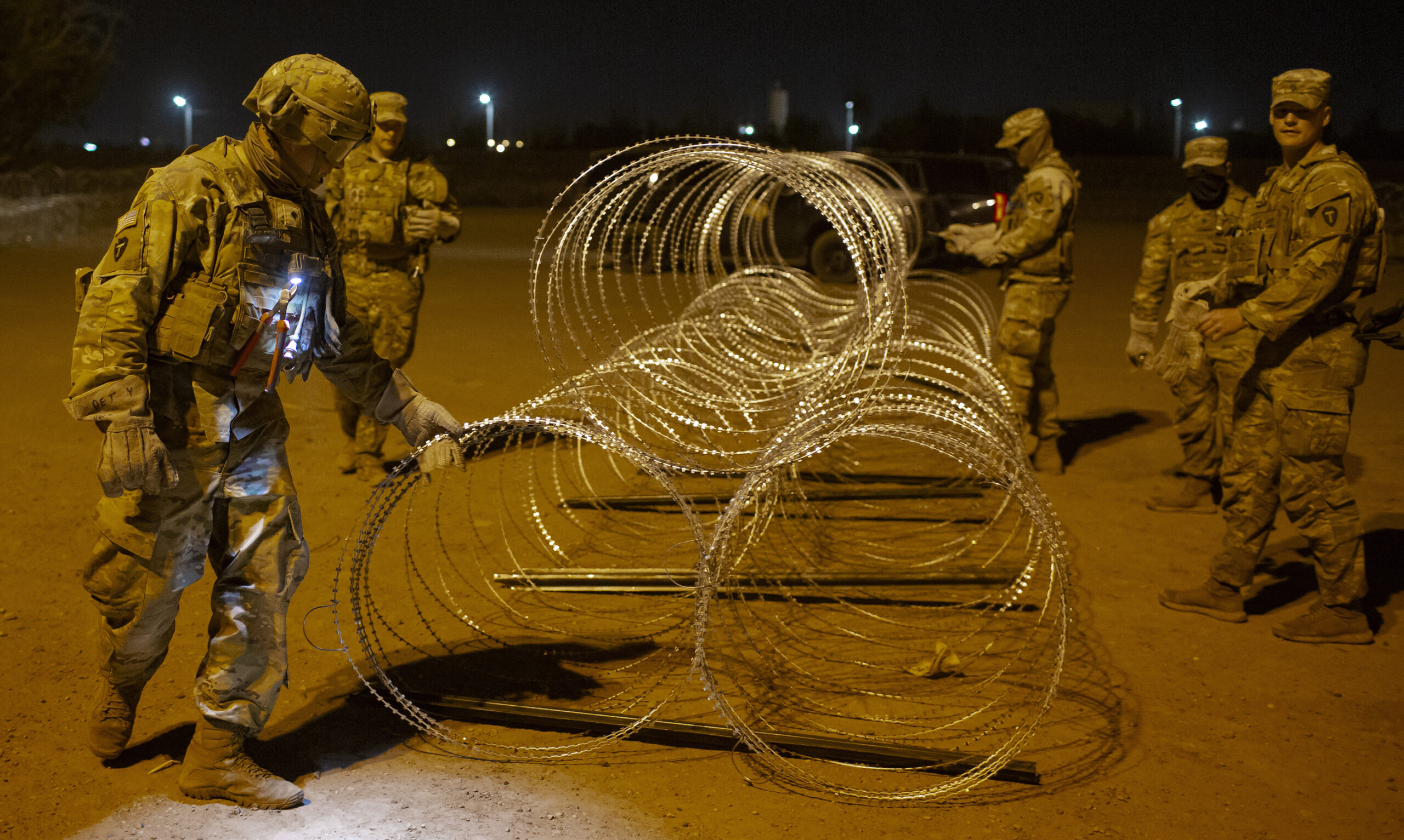 Judge blocks feds from cutting Texas concertina wire along Rio Grande River