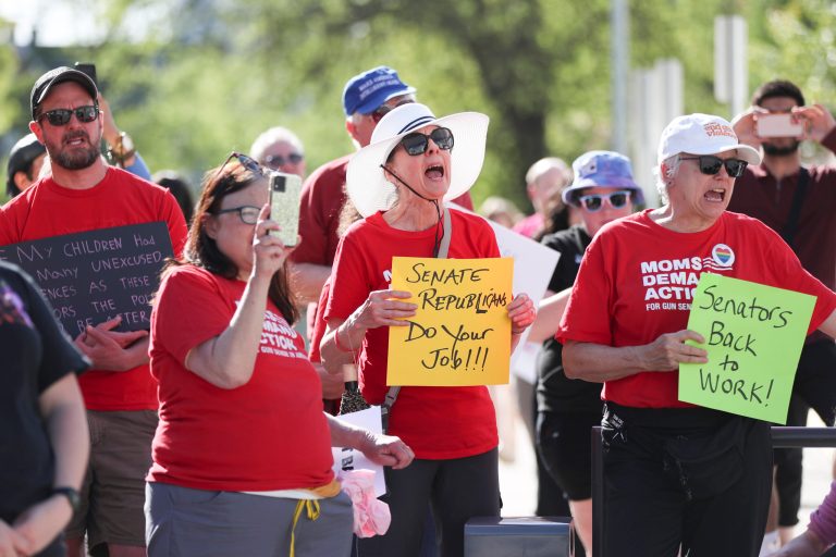 Four Oregon lawmakers banned from reelection after reaching Capitol walkout limit