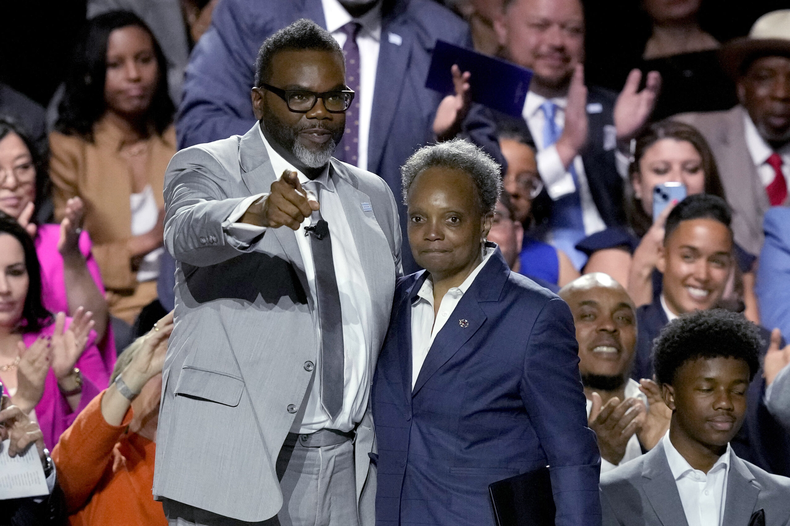 Chicago’s Brandon Johnson blames Lori Lightfoot for ‘international crisis’ he inherited