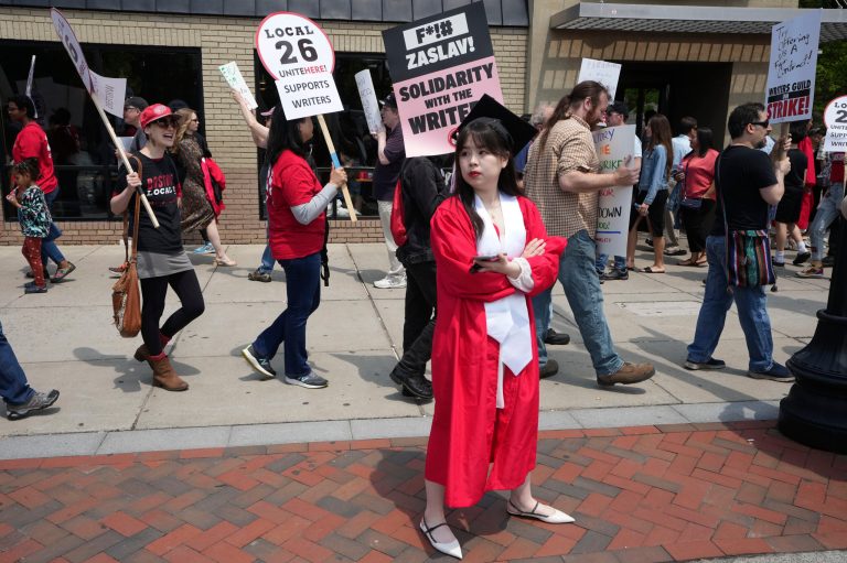 Warner Bros. Discovery CEO heckled during speech by students supporting writers strike
