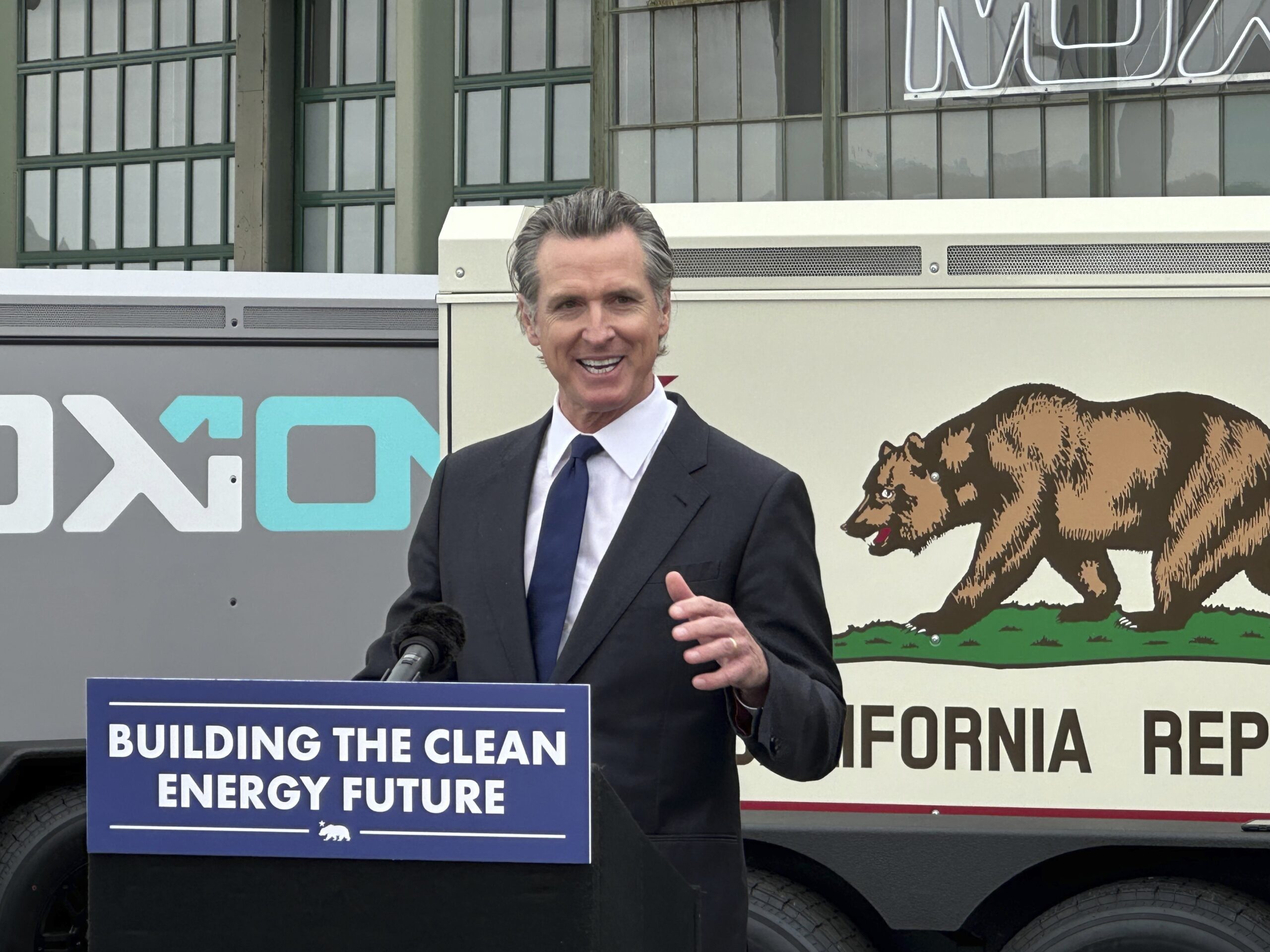 Newsom warns schools against book bans, contrasting California further from red states