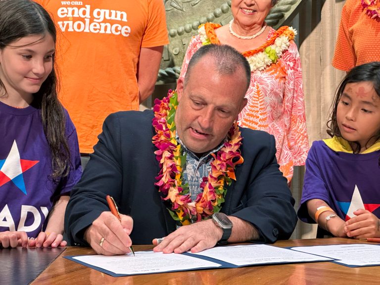 Hawaii expands concealed carry paired with bans on guns in public places