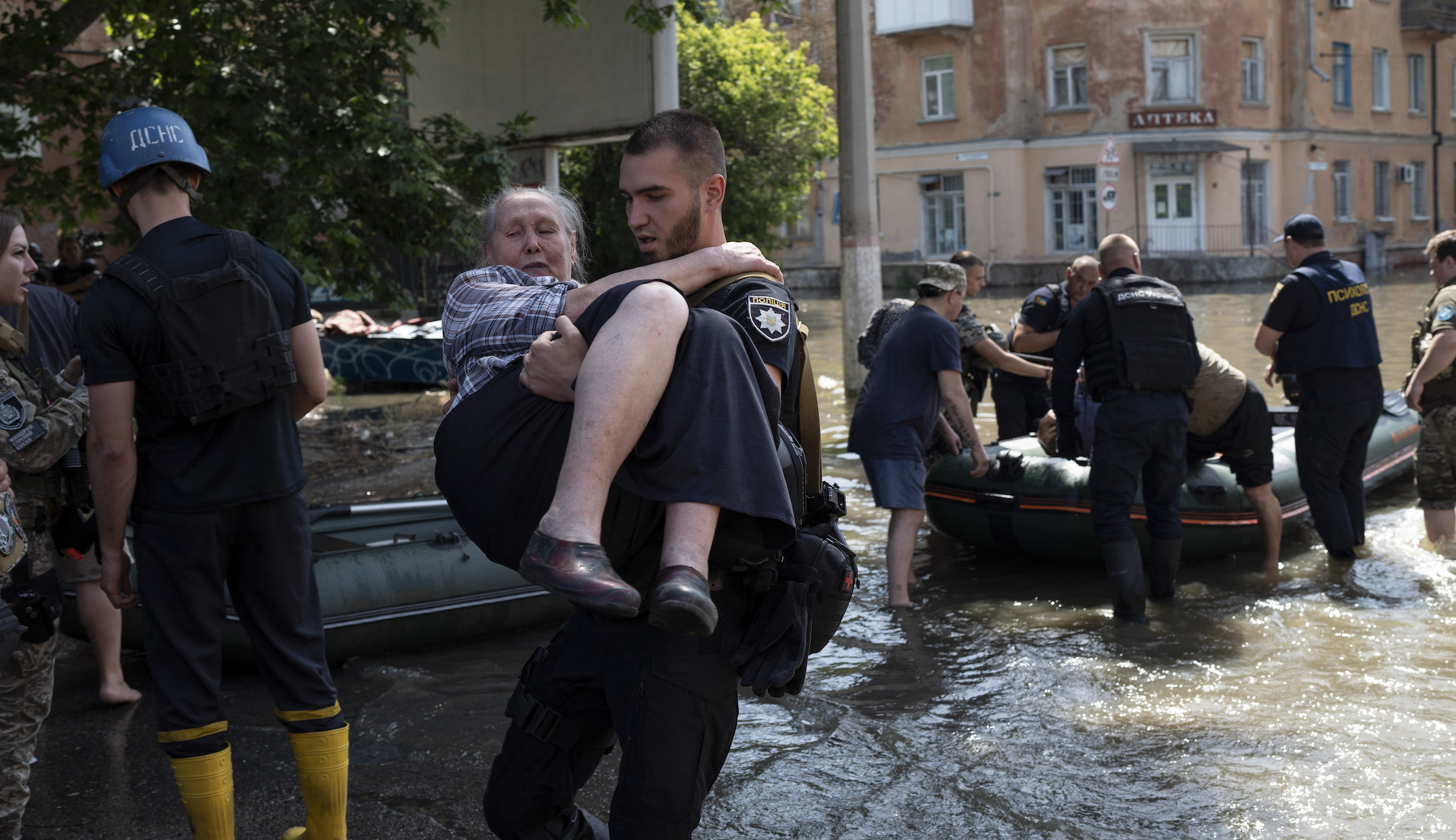 Thousands of civilians lost homes in flooding following dam attack in Ukraine