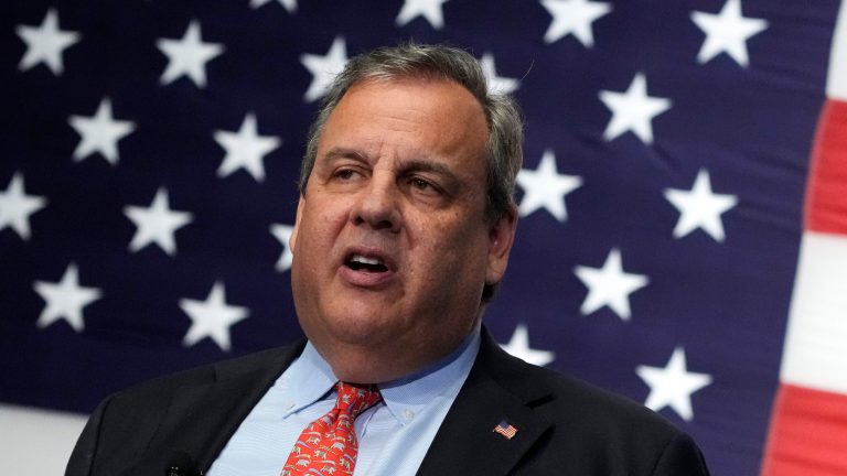 Chris Christie knocks Trump for refusal to participate in primary debates