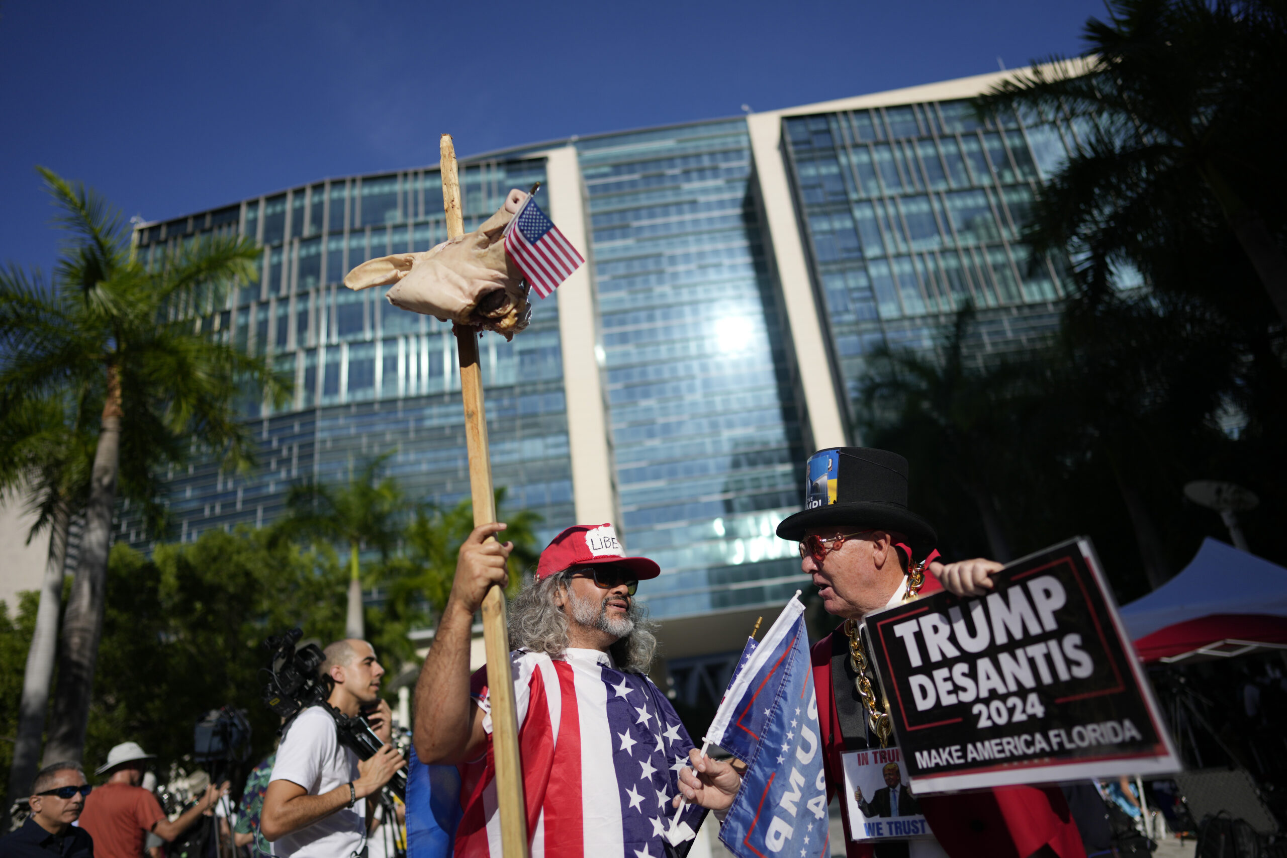 Why do right-wingers prefer Trump to DeSantis? Because of the vibes
