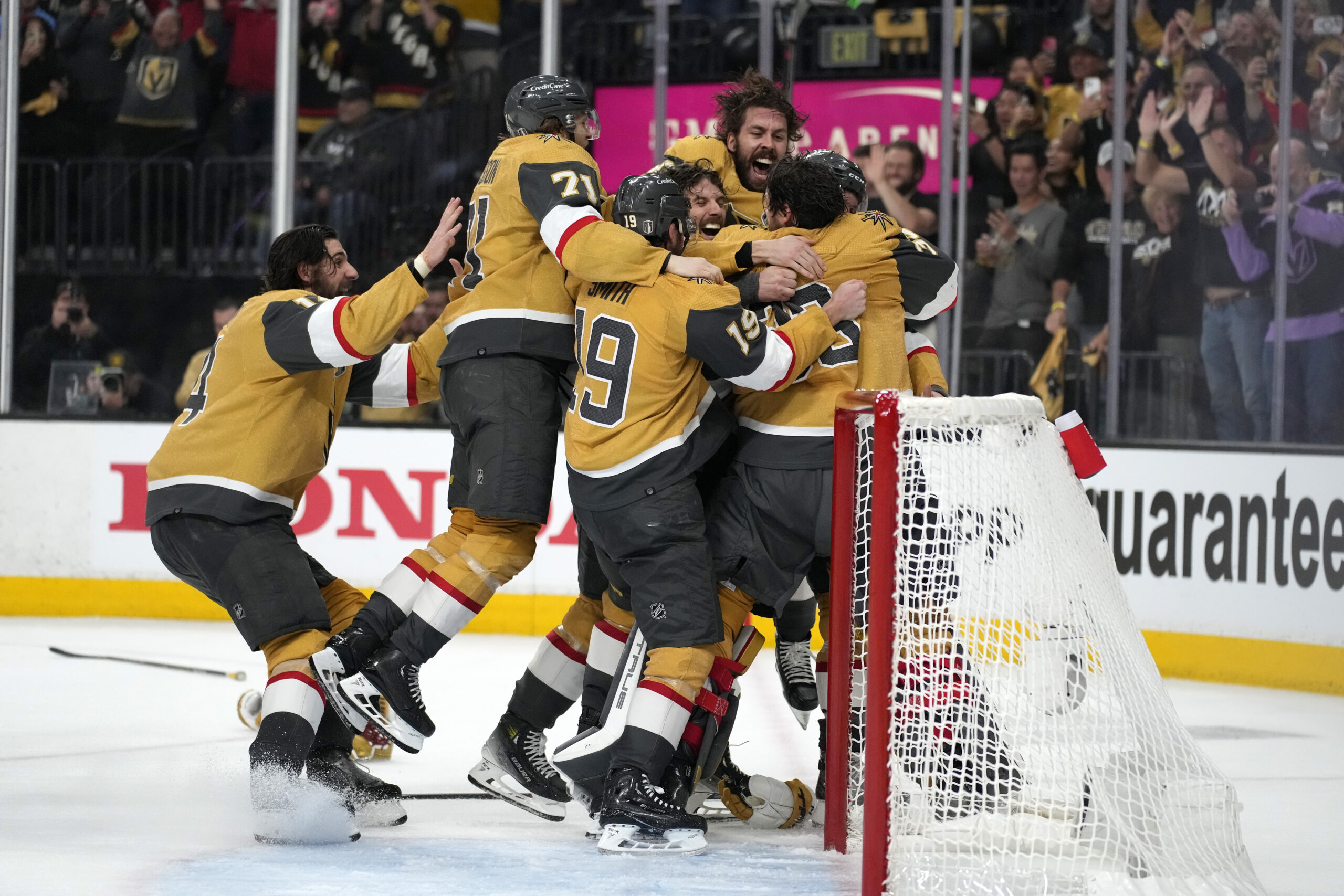 APTOPIX Stanley Cup Panthers Golden Knights Hockey