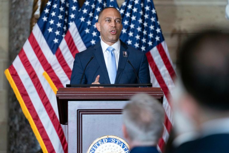 Jeffries says GOP ‘obsessed’ with Schiff, won’t say if Democrats will censure Republicans