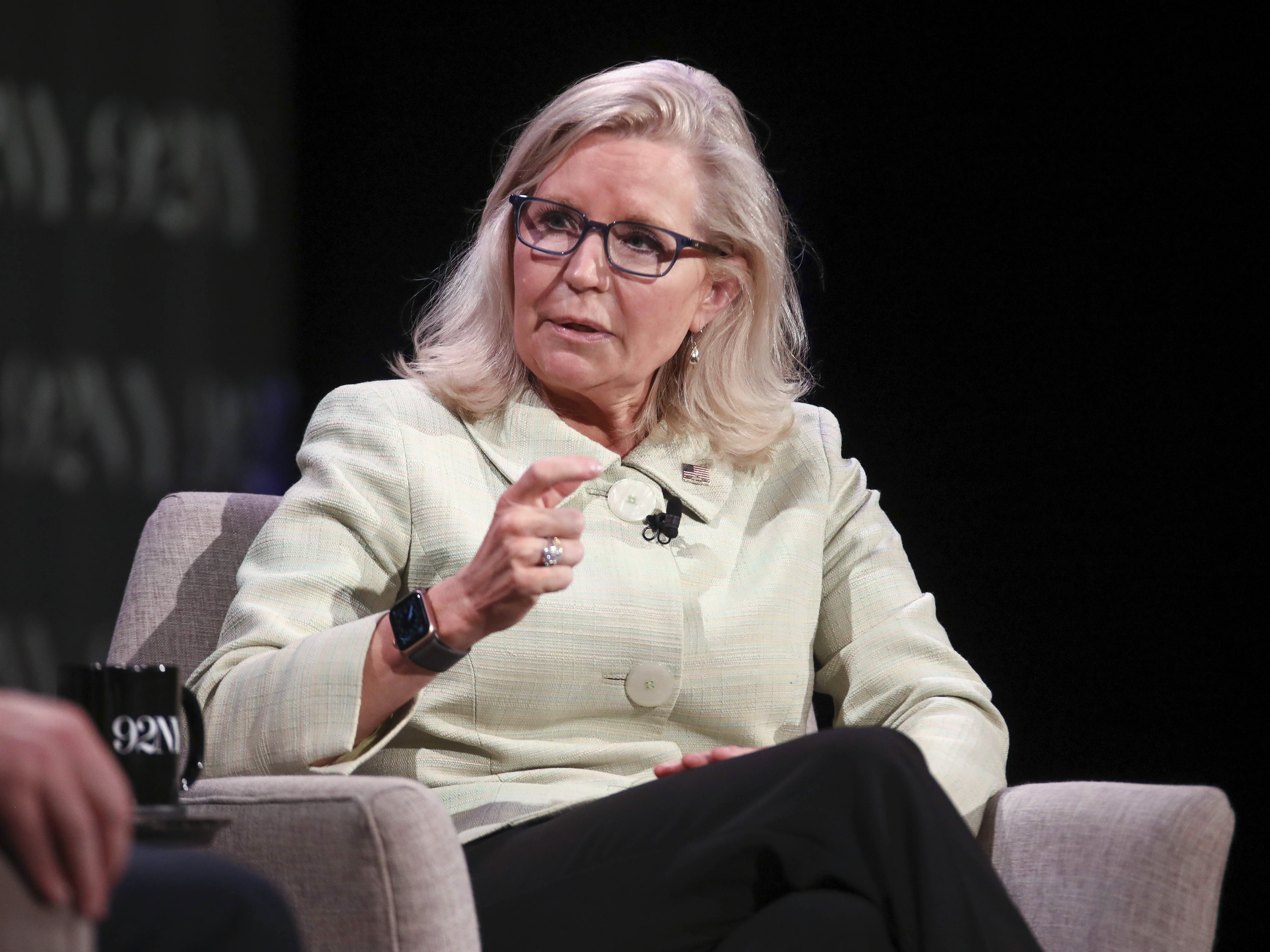 Media eagerly team with Liz Cheney to undermine Trump