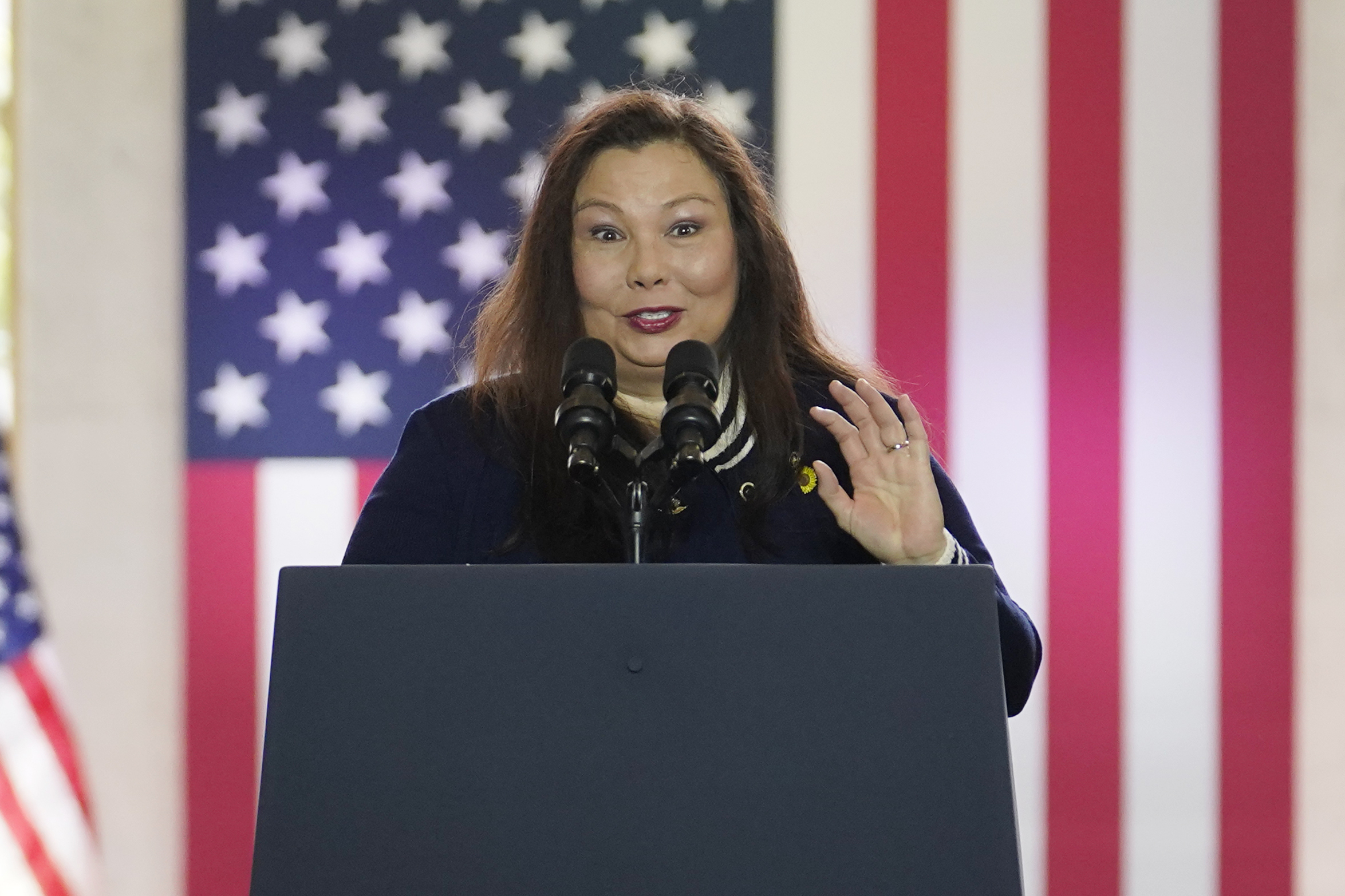 Duckworth says GOP voters defecting over abortion as 2024 candidates woo Iowa conservatives