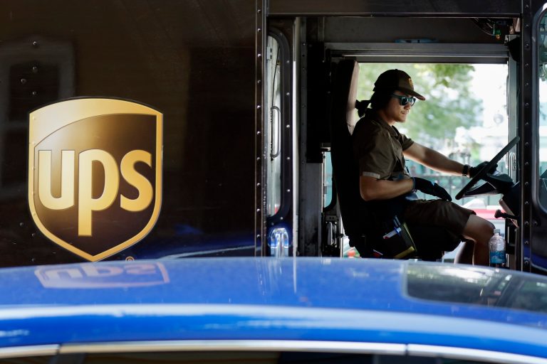 UPS to hire over 100,000 seasonal workers with Teamsters pay increase