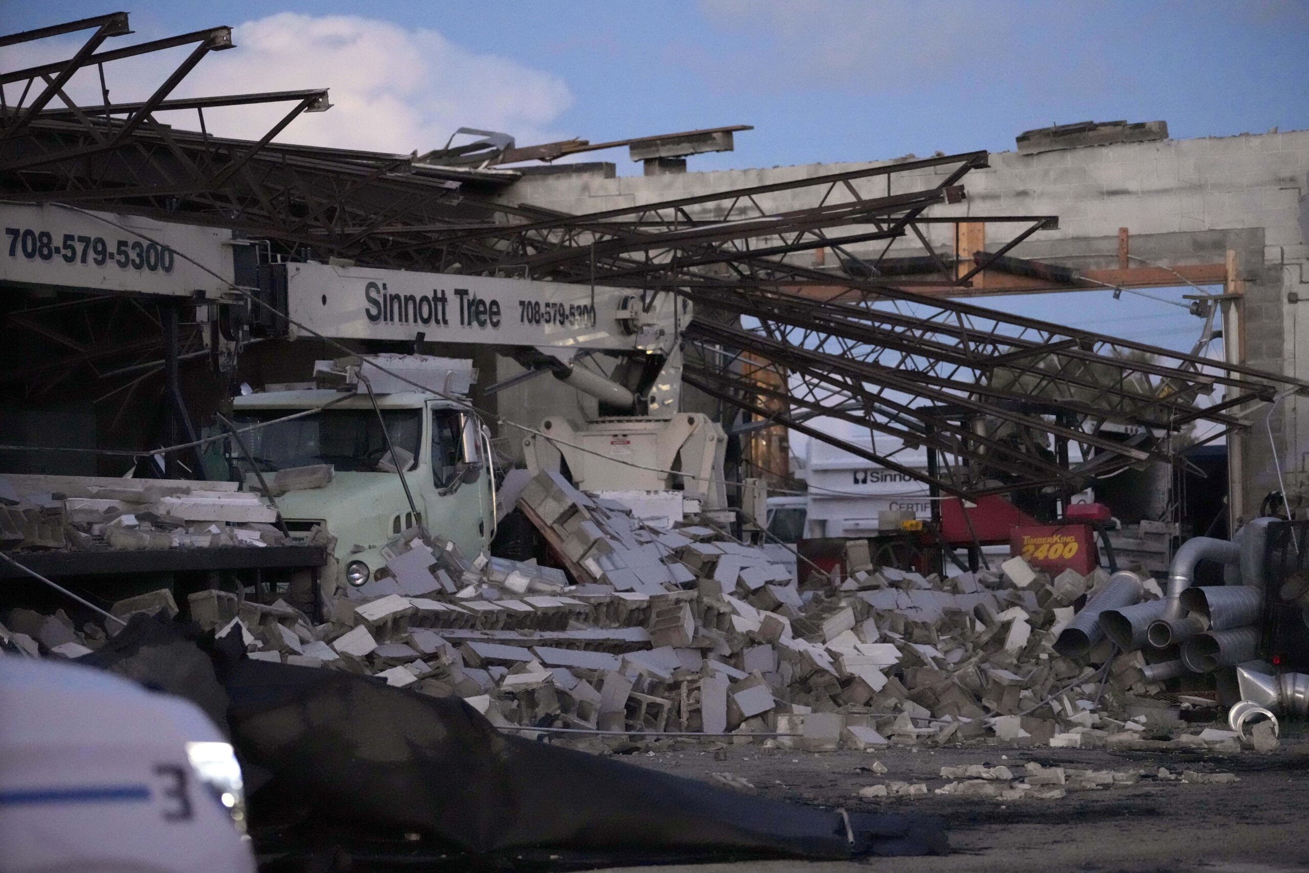 Chicago tornado: Natural disaster touches down near major airports