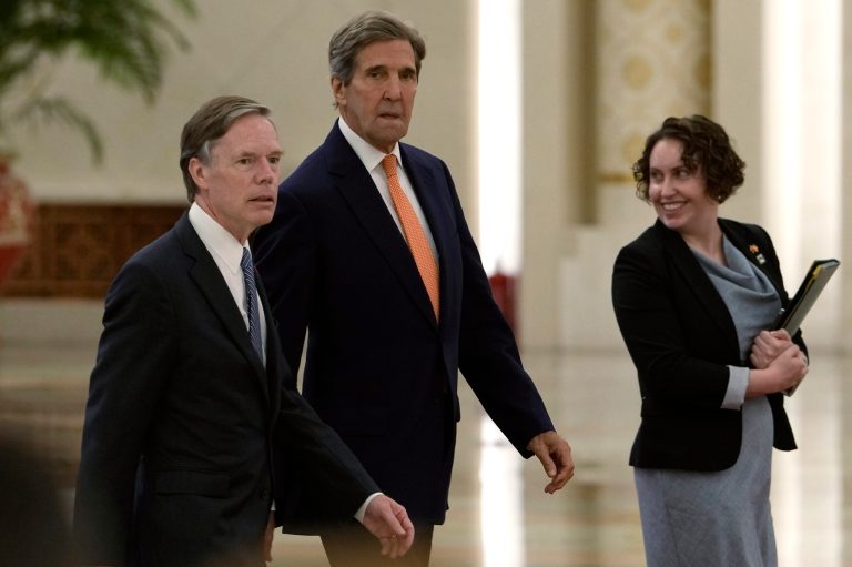 Kerry asks China to separate climate policy from other political tensions