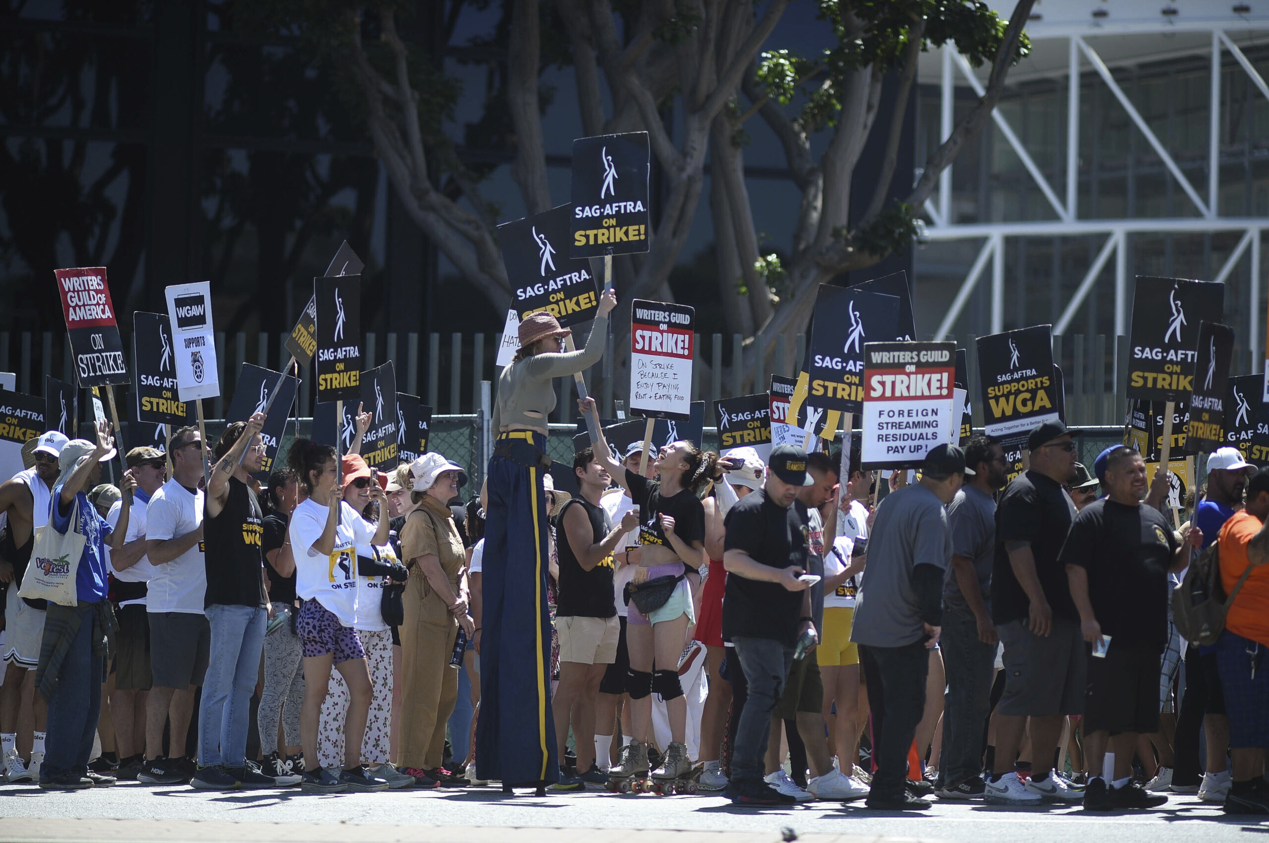 Hollywood writers to return to work Wednesday