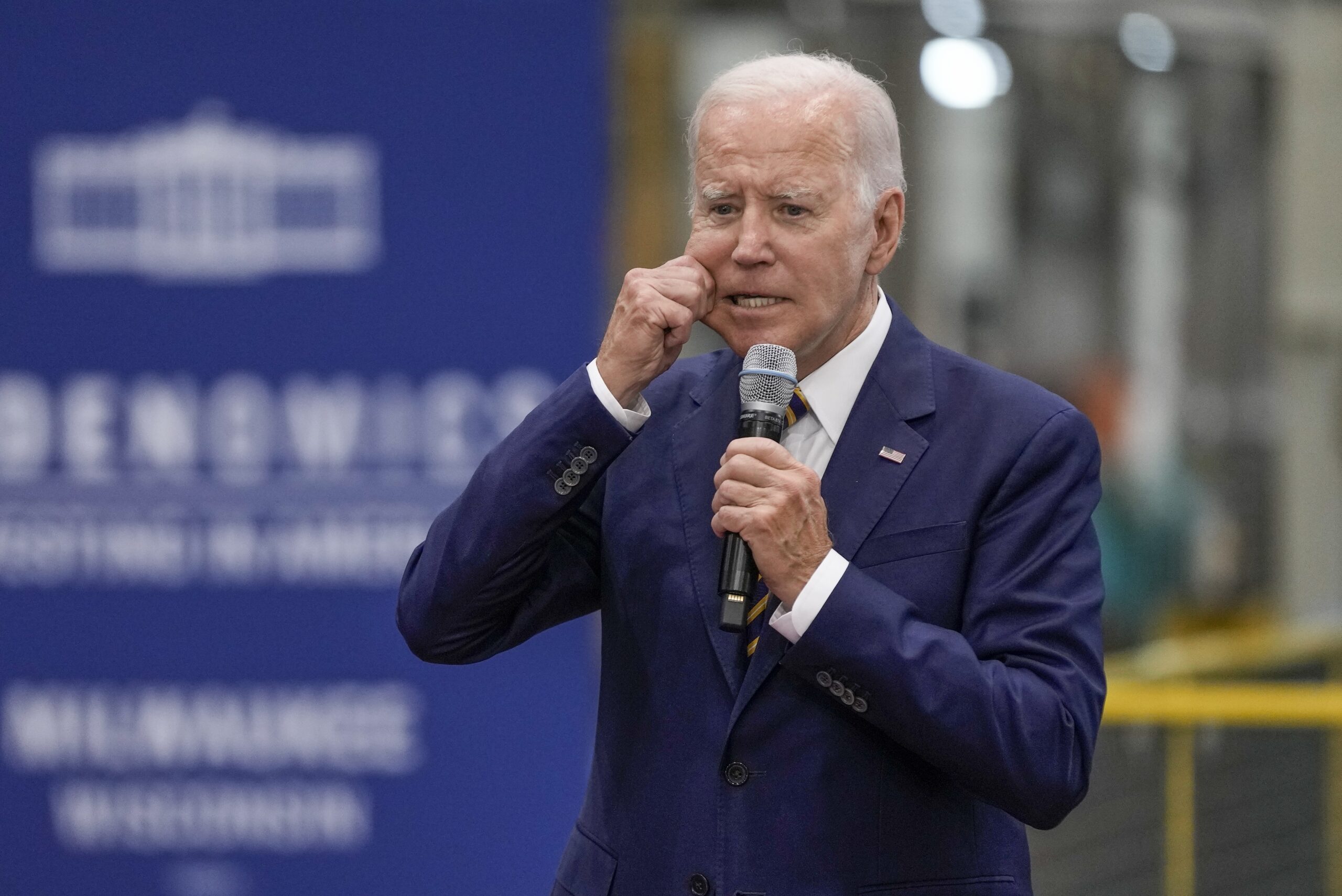 Biden heads to Maui after wildfire response and vacation plans panned