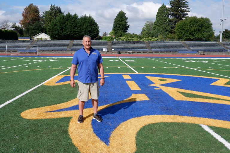 Praying football coach Joe Kennedy quits after first game back following Supreme Court victory