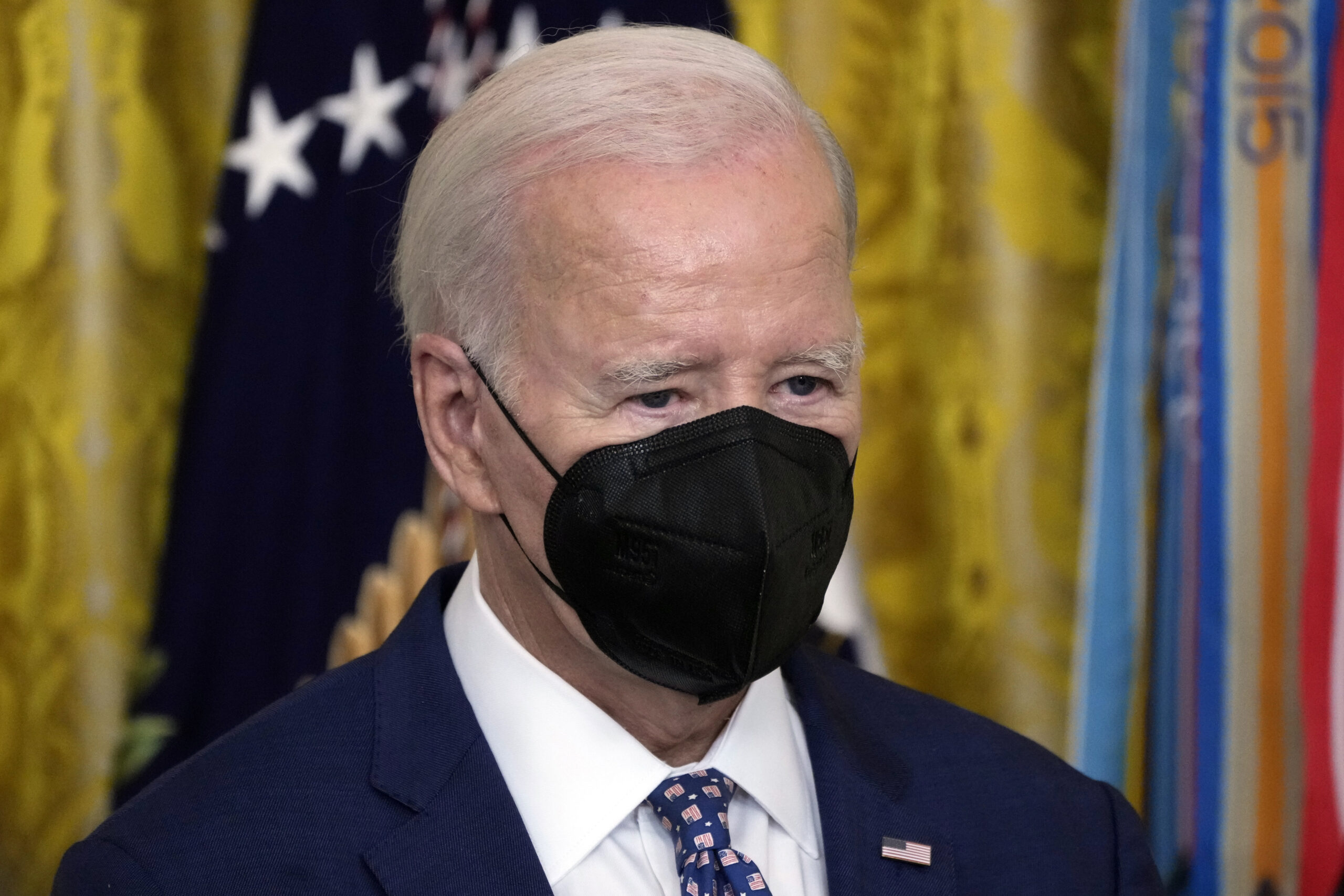 Biden and first lady test negative for COVID-19