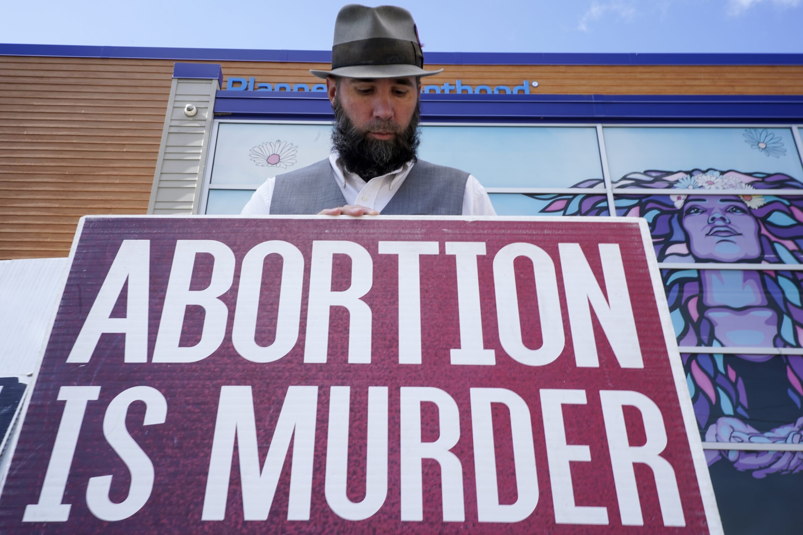 Wisconsin anti-abortion group challenges medical licenses of abortion doctors