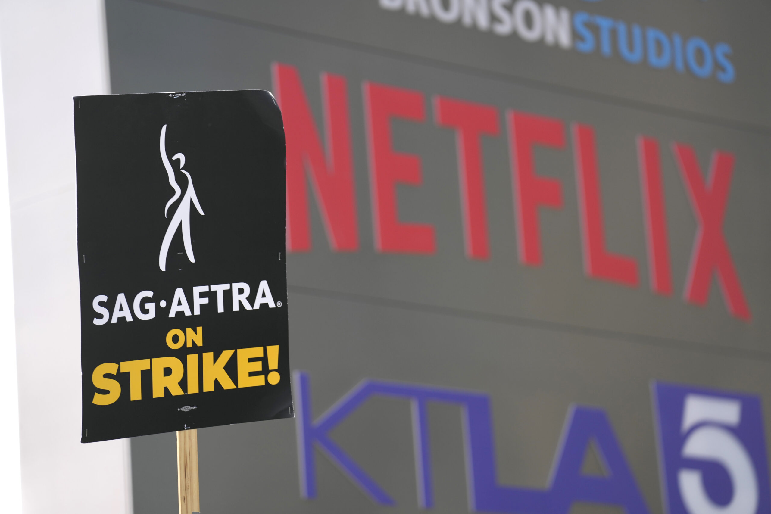 SAG-AFTRA discourages members from dressing up as characters for Halloween as strike continues