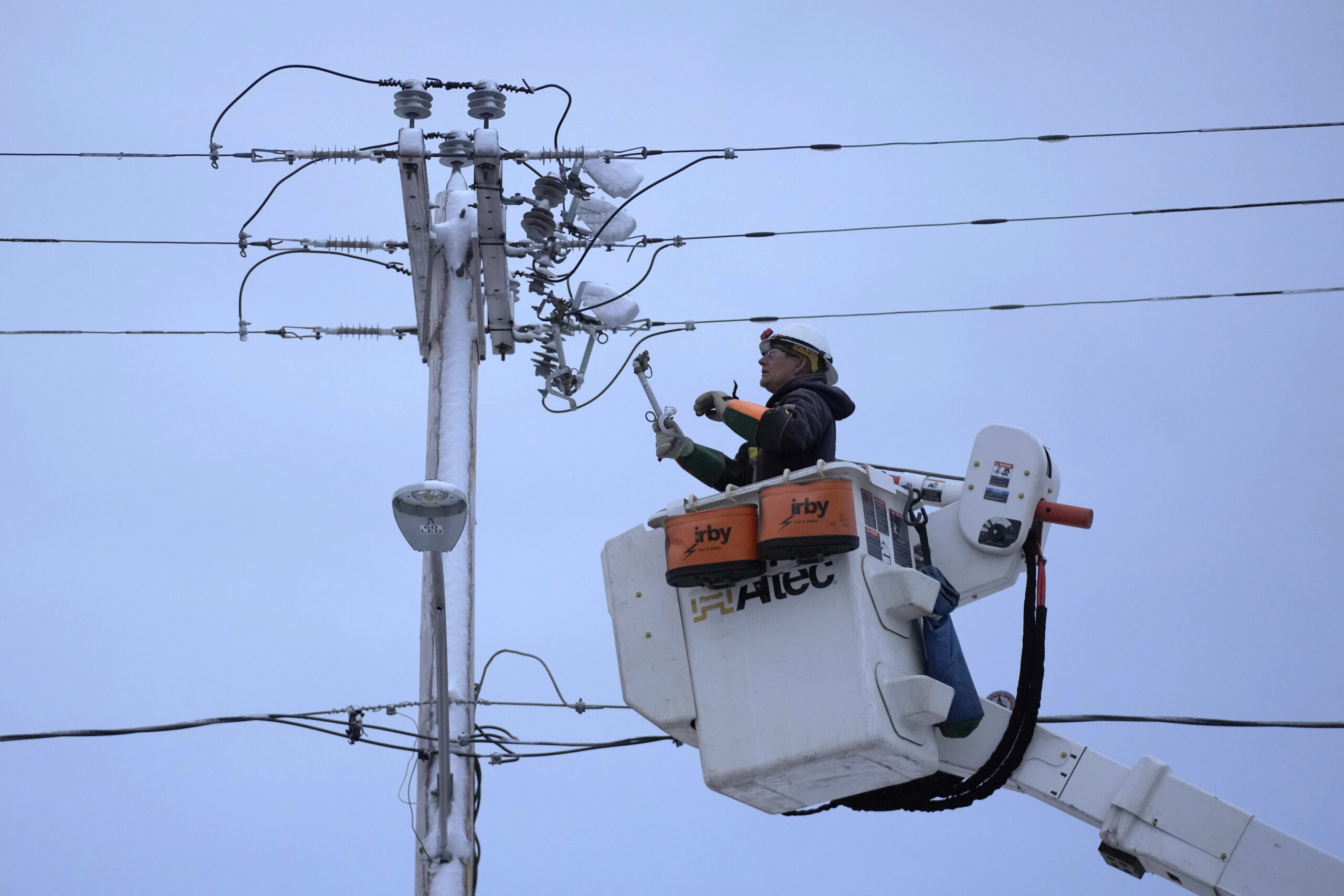 Maine voters block electricity consolidation plan after striking down ballot Question 3