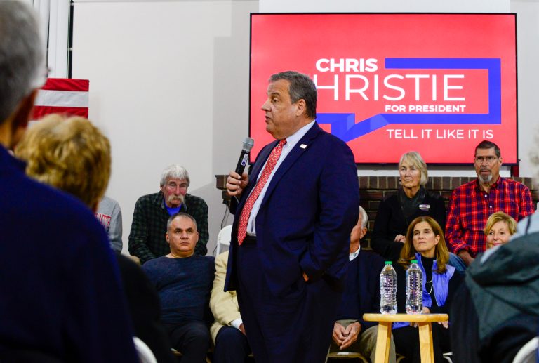 Pro-Christie groups urge New Hampshire Democrats to back him in GOP primary