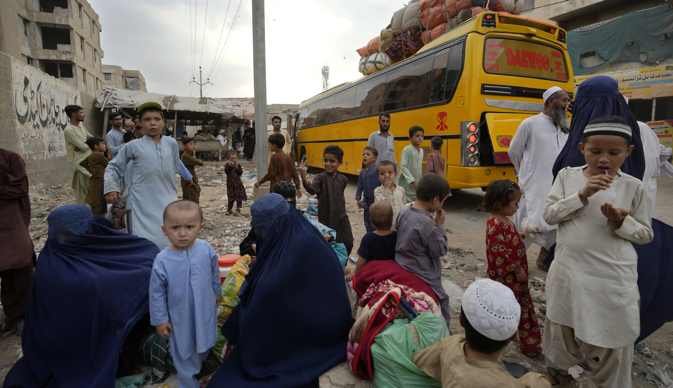Americans urge Pakistani leaders to halt deportation of Afghans with US ties
