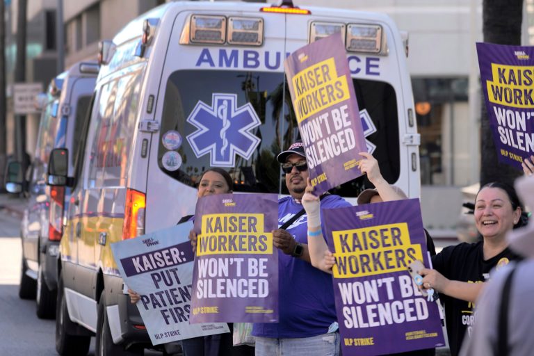 Striking unionized healthcare workers reach tentative deal with Kaiser Permanente