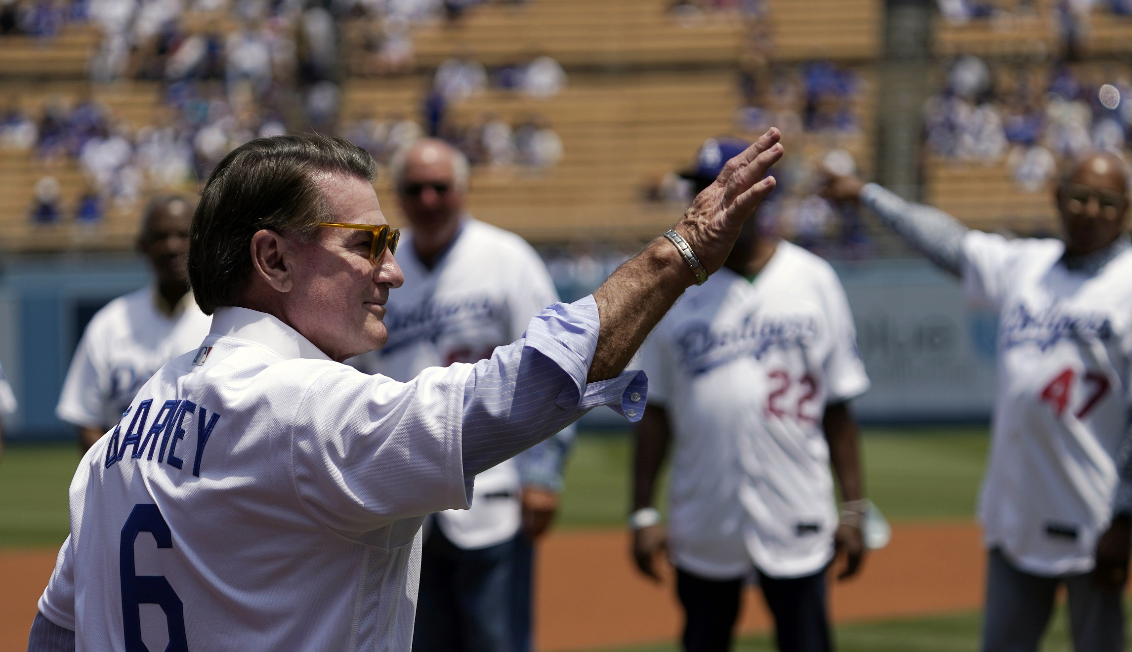 Former MLB star Steve Garvey enters California Senate race as Republican