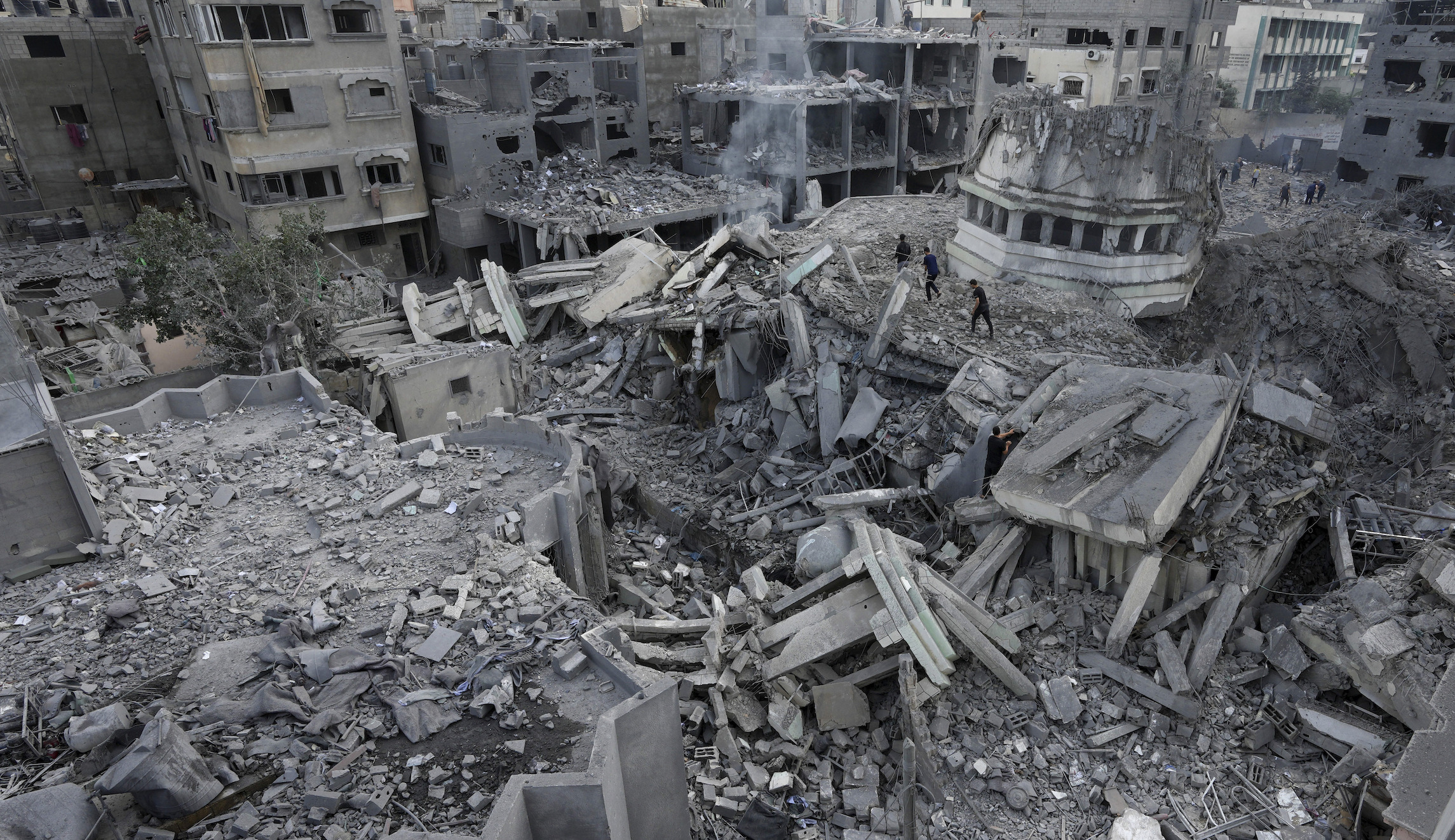 Israel war: ‘Over 100 targets’ struck in Gaza ‘terror nest’