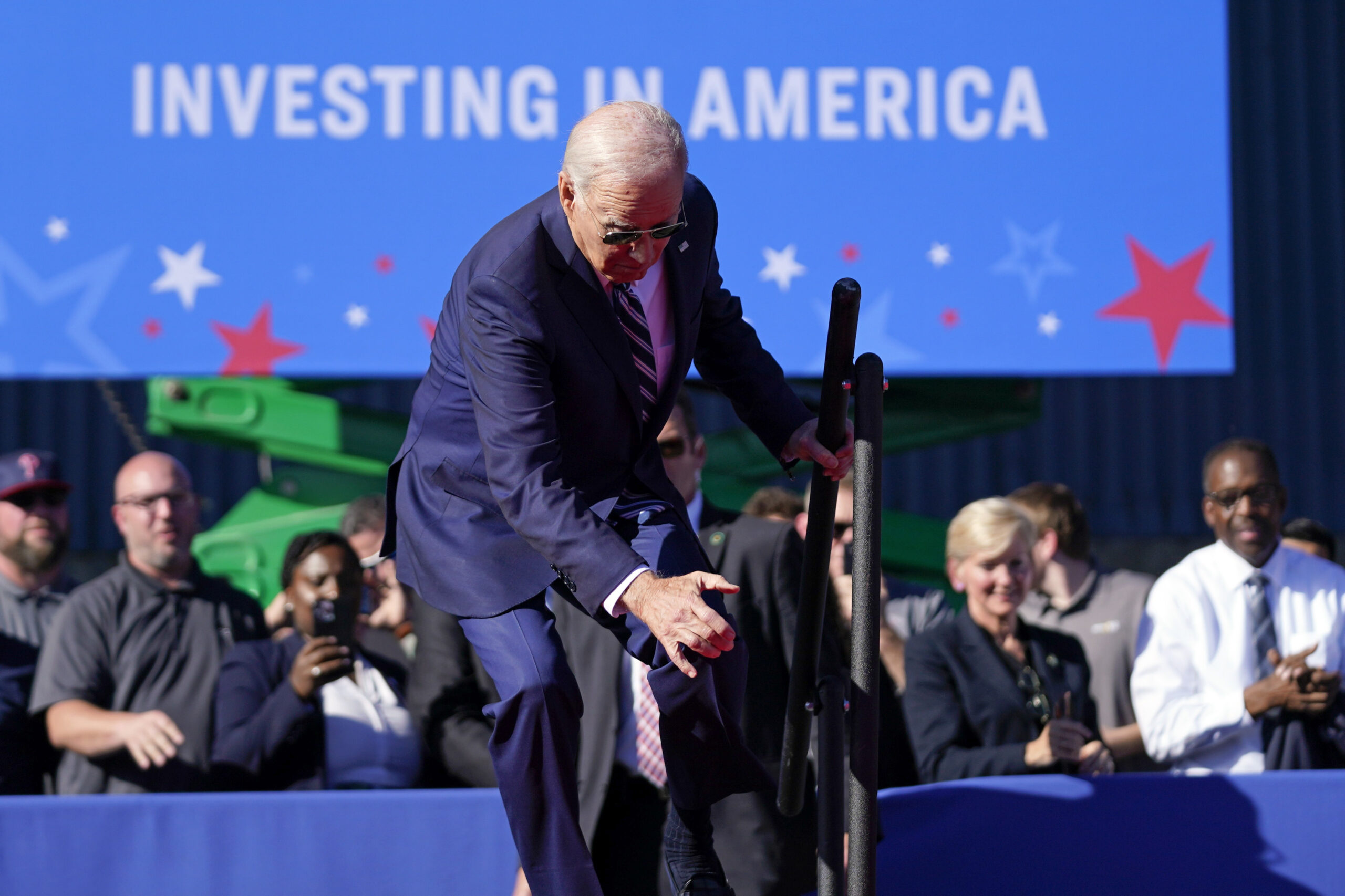 Trump lead grows as 84% say Bidenomics hurting them