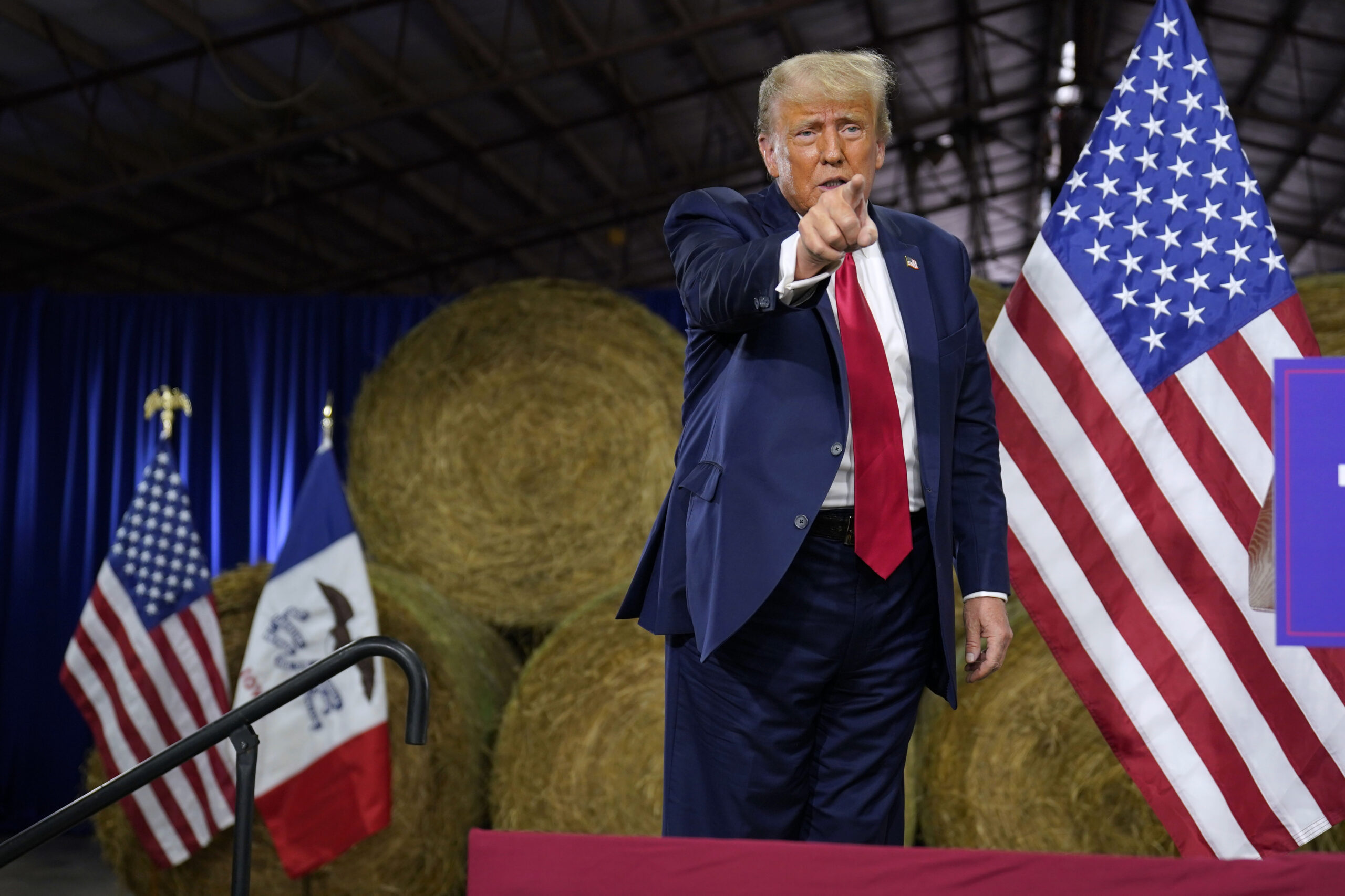 Trump’s early dominance in Iowa pushing rivals out of state