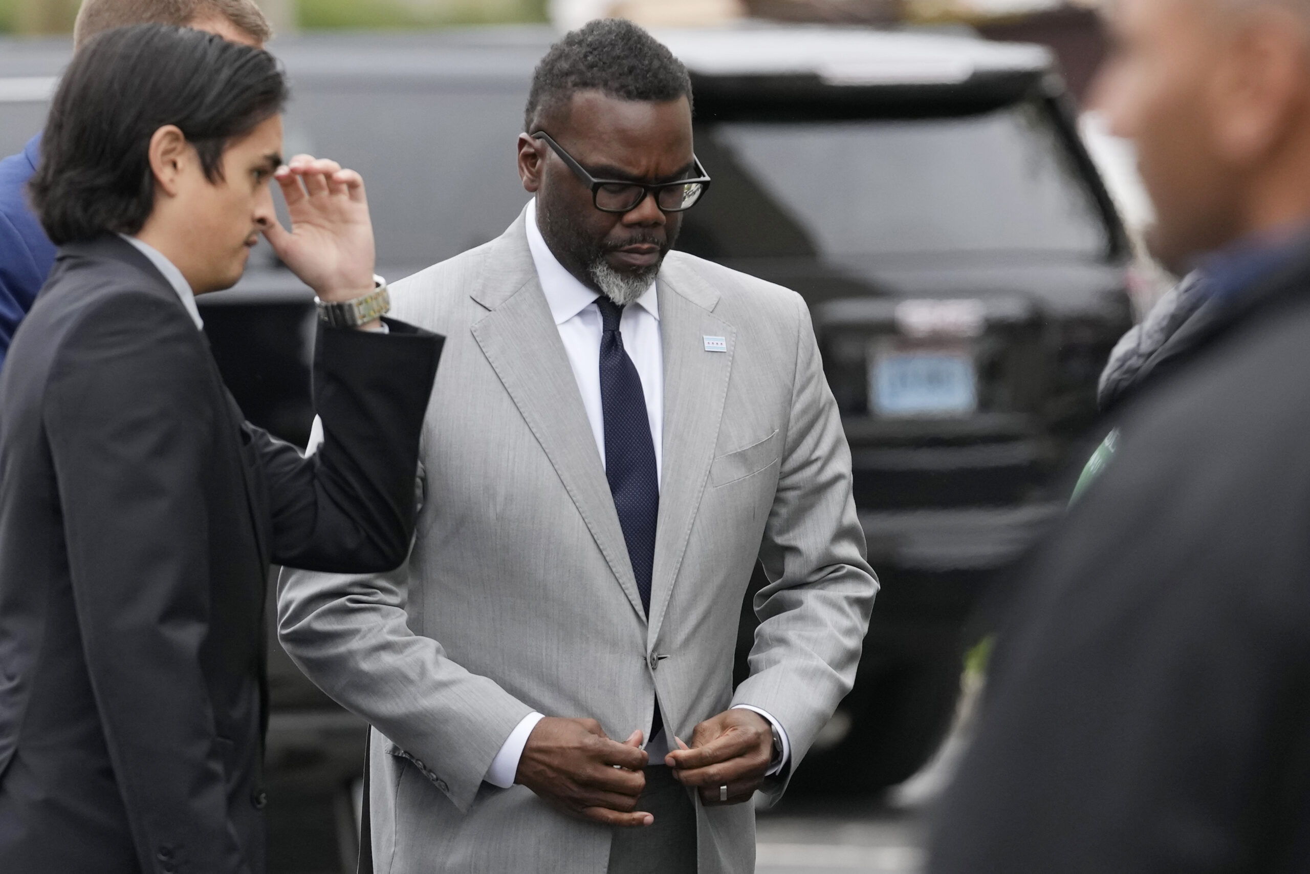 Brandon Johnson ally ousted for ‘manhandling’ councilwoman ahead of meeting on immigration crisis
