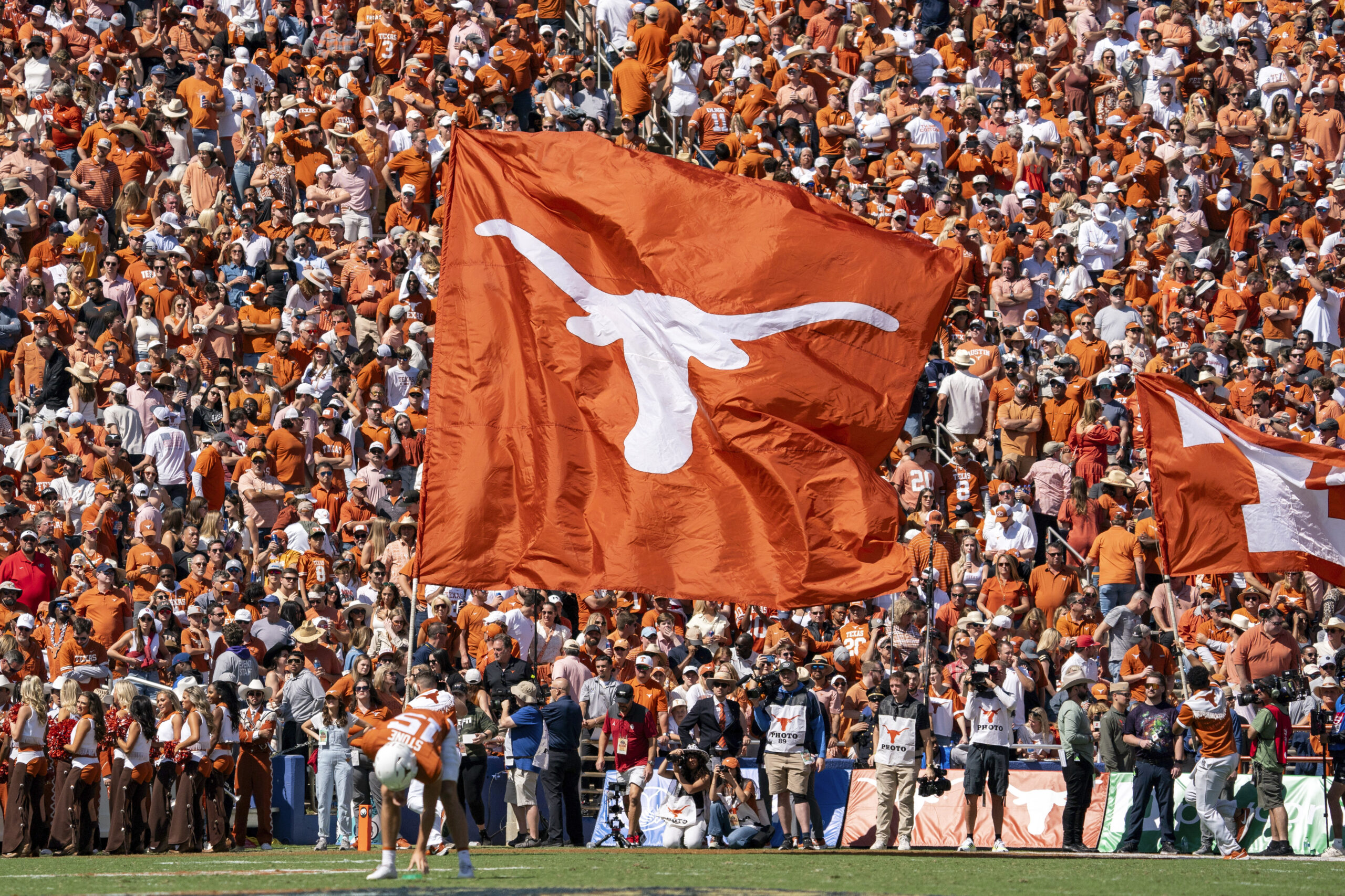 Dead longhorn found outside Oklahoma State fraternity ahead of game against Texas