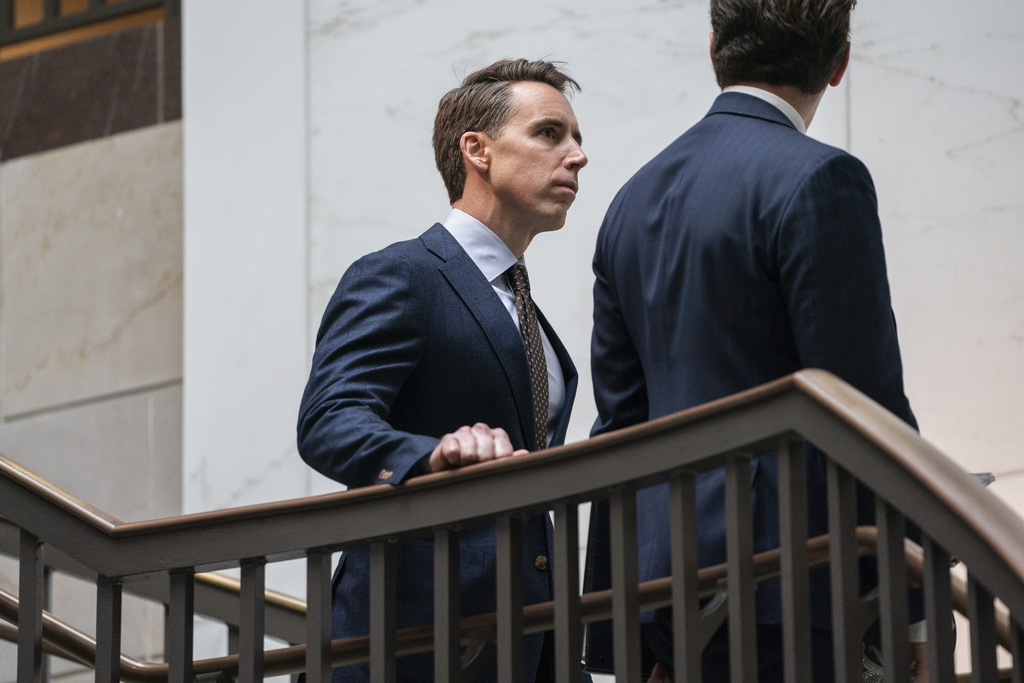 Josh Hawley resolution condemning anti-Israel college groups blocked by Senate Democrat