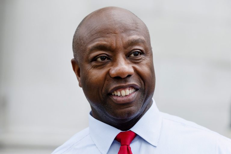 Tim Scott goes ‘all in’ on Iowa, following DeSantis’s lead