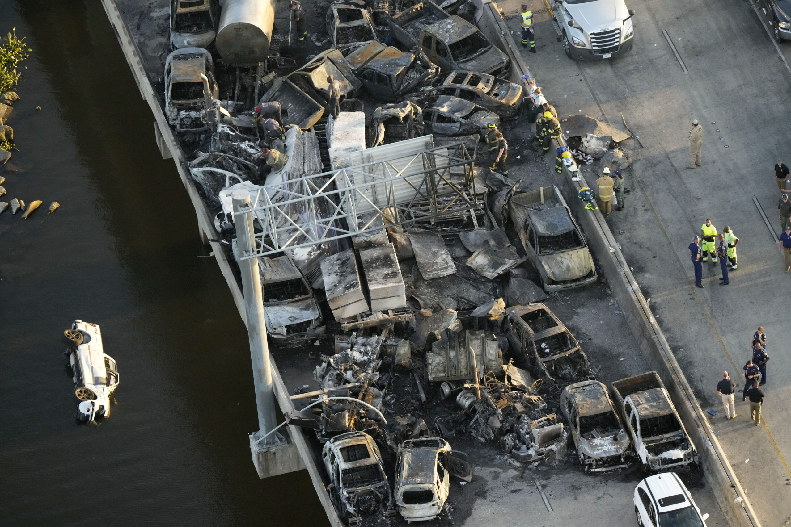 Louisiana pileup: Seven dead and over 150 vehicles crash amid ‘superfog’