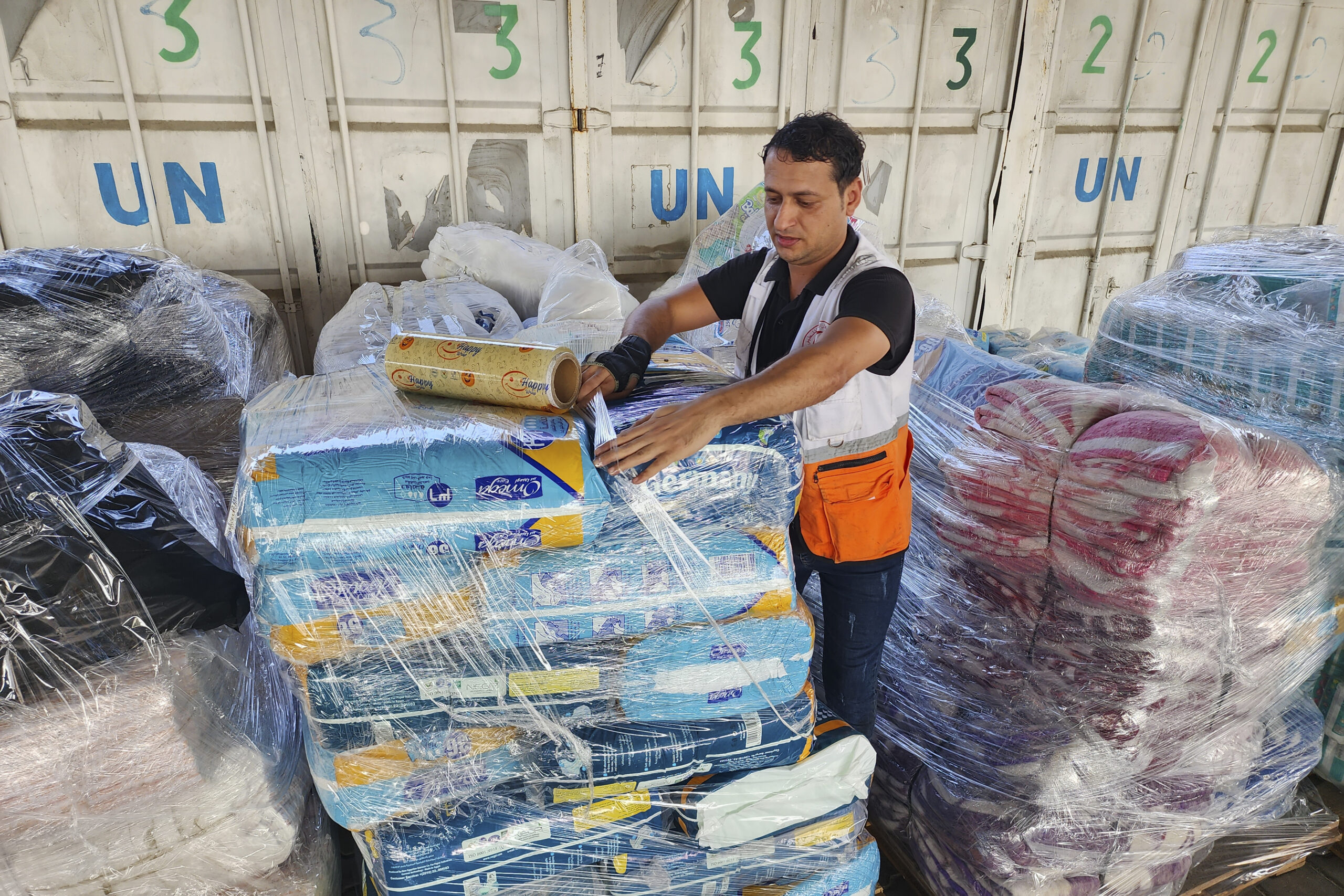 UN official grilled on accusations UNRWA trucks bringing rockets into Gaza