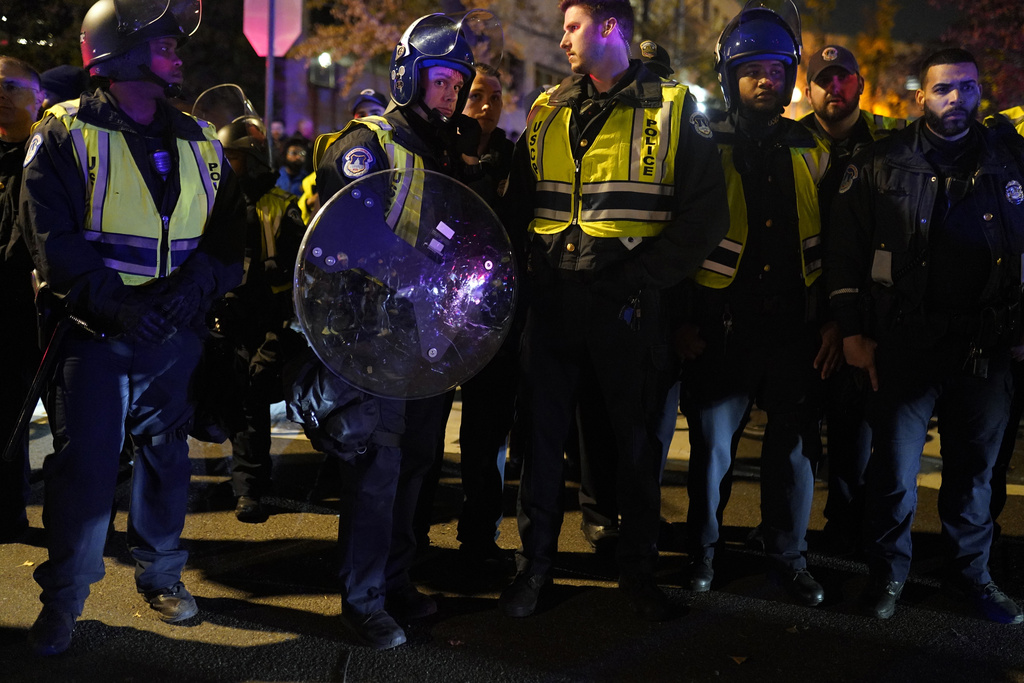 Democratic leadership condemns violent protest outside DNC headquarters