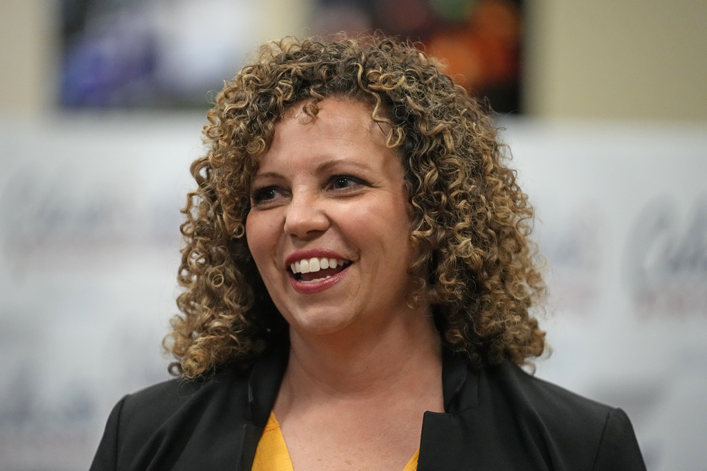 Utah Rep. Celeste Maloy sworn into Congress, bringing House back to full capacity — for now